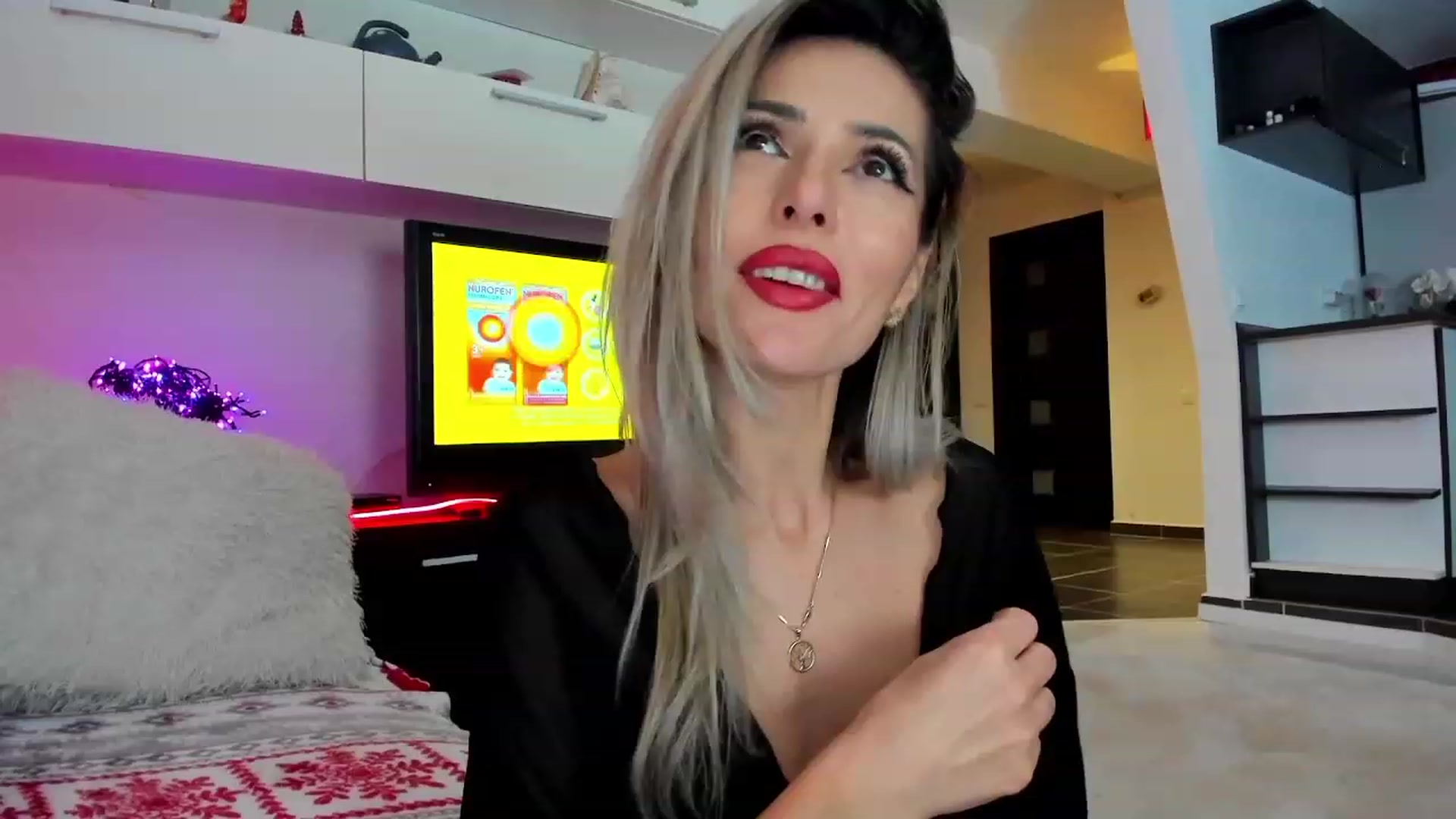 Gallery image thumbnail from SmileyTinaa's myfreecams stream on, 12/20/2023, 02:00 image 14 of 20