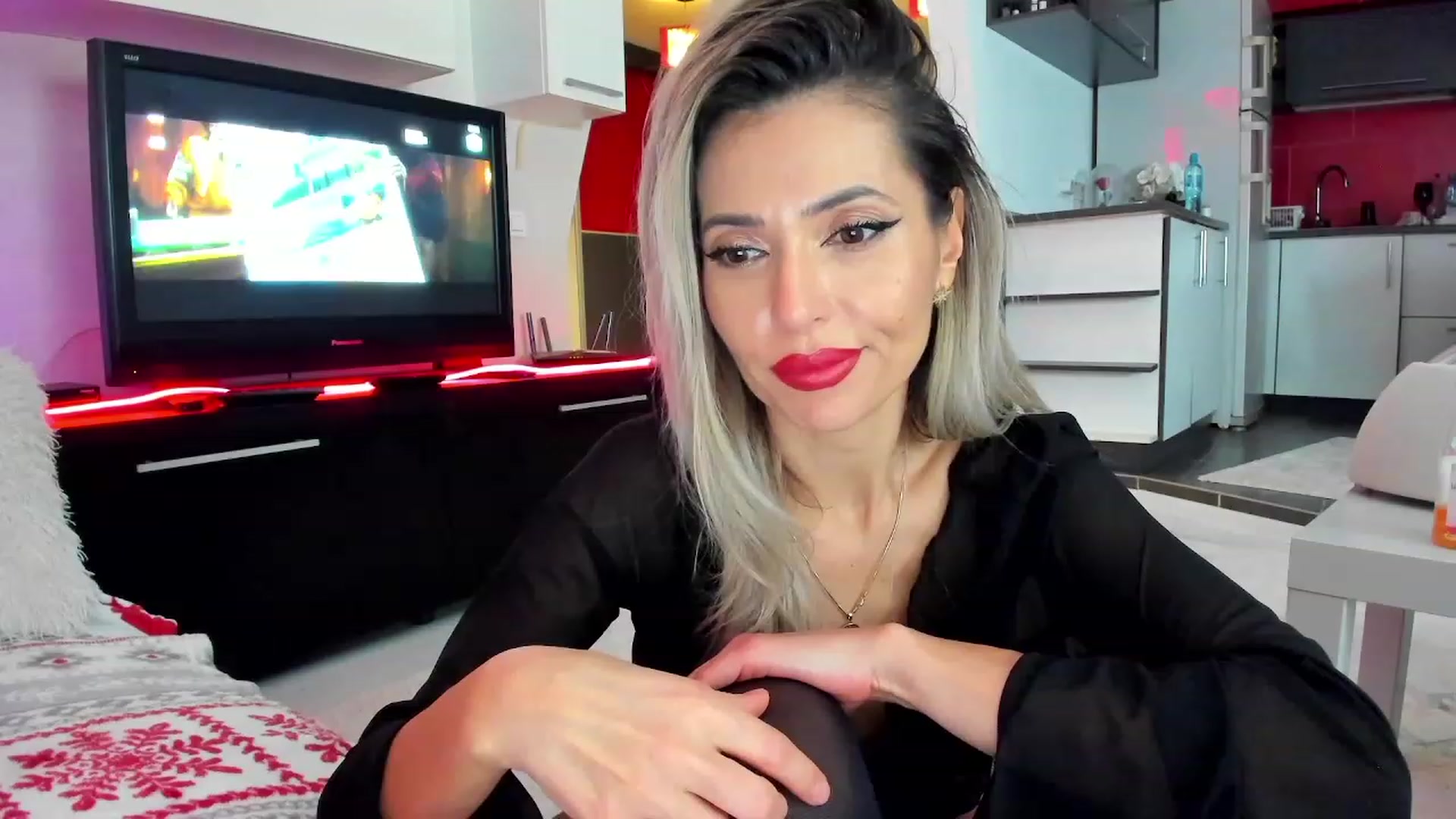 Gallery image thumbnail from SmileyTinaa's myfreecams stream on, 12/20/2023, 02:58 image 19 of 20