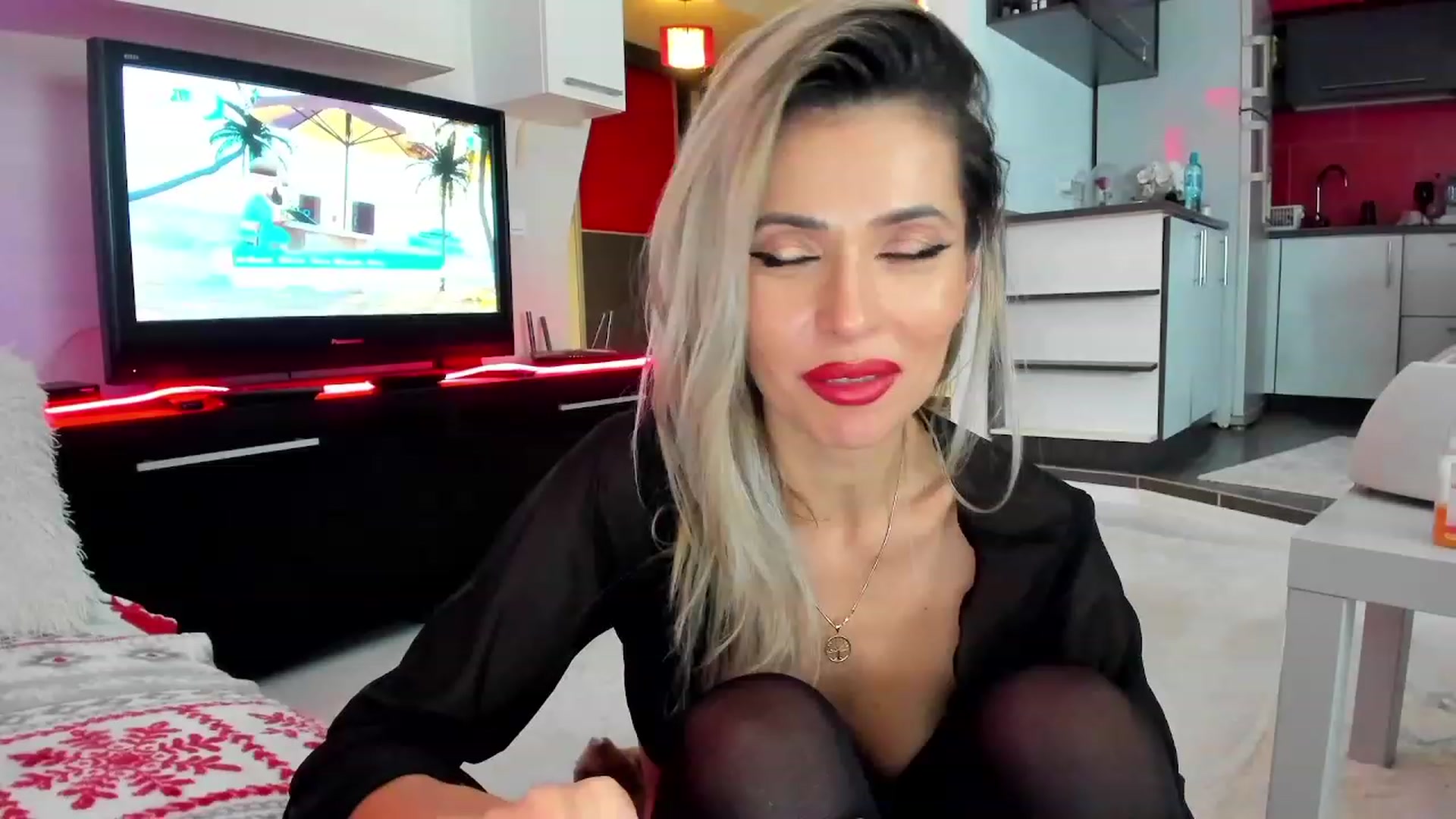 Gallery image thumbnail from SmileyTinaa's myfreecams stream on, 12/20/2023, 02:58 image 20 of 20