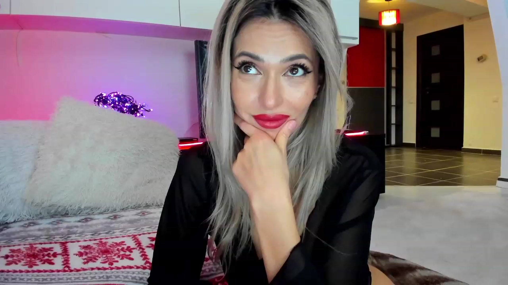 Gallery image thumbnail from SmileyTinaa's myfreecams stream on, 12/20/2023, 02:58 image 10 of 20