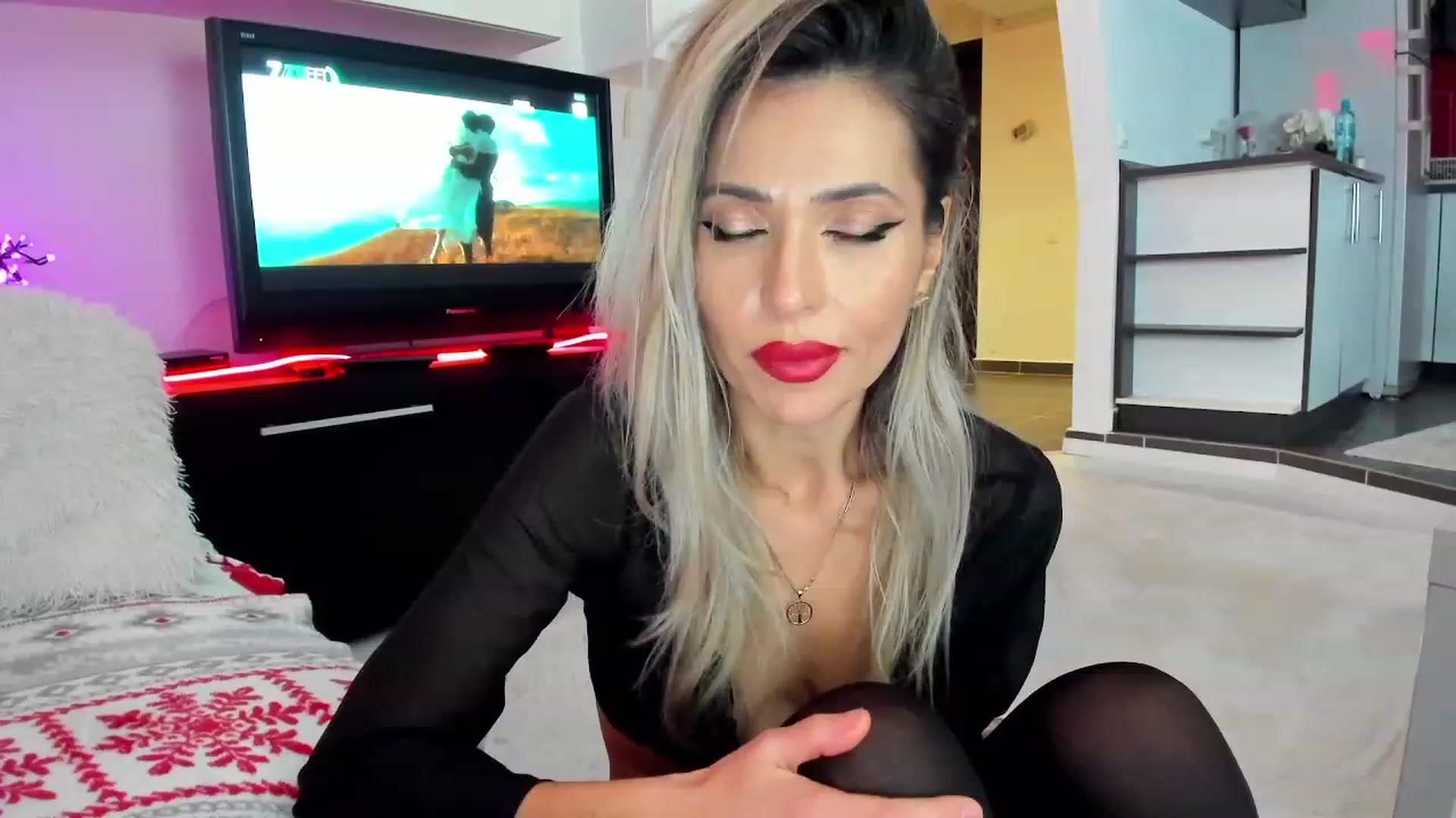 Gallery image thumbnail from SmileyTinaa's myfreecams stream on, 12/20/2023, 02:58 image 1 of 20