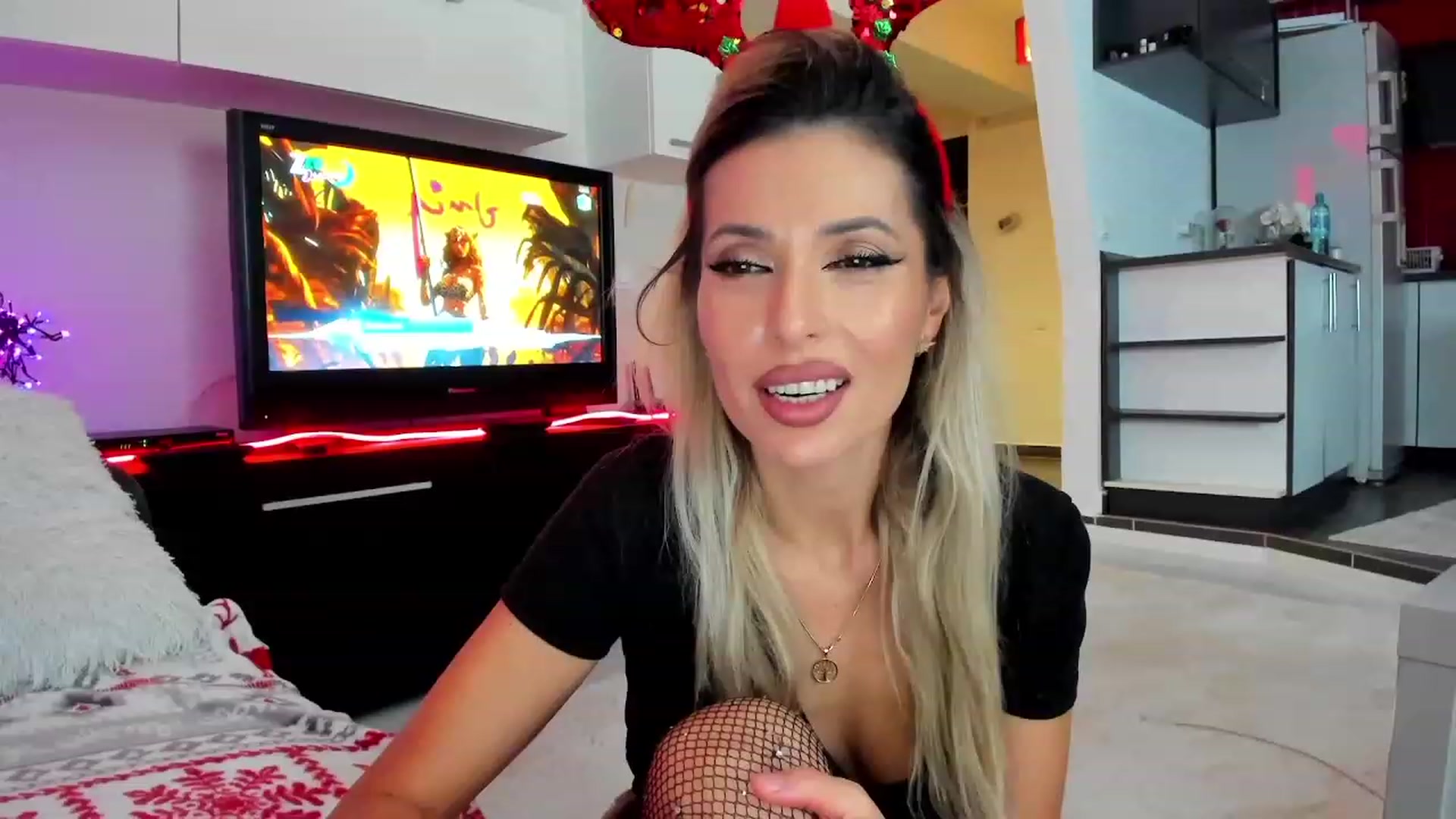 Gallery image thumbnail from SmileyTinaa's myfreecams stream on, 12/21/2023, 23:08 image 9 of 20