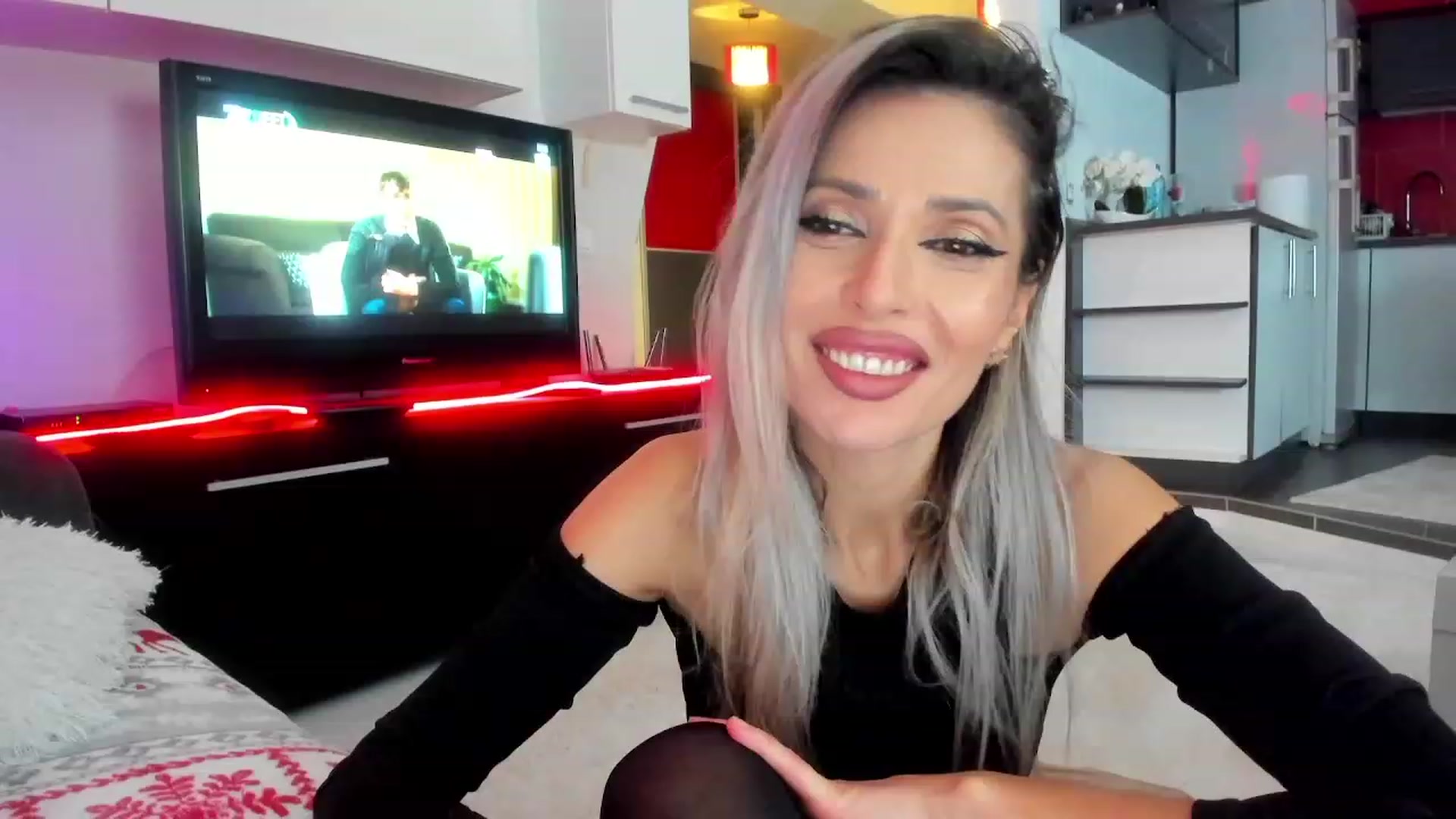 Gallery image thumbnail from SmileyTinaa's myfreecams stream on, 01/16/2024, 01:15 image 14 of 20