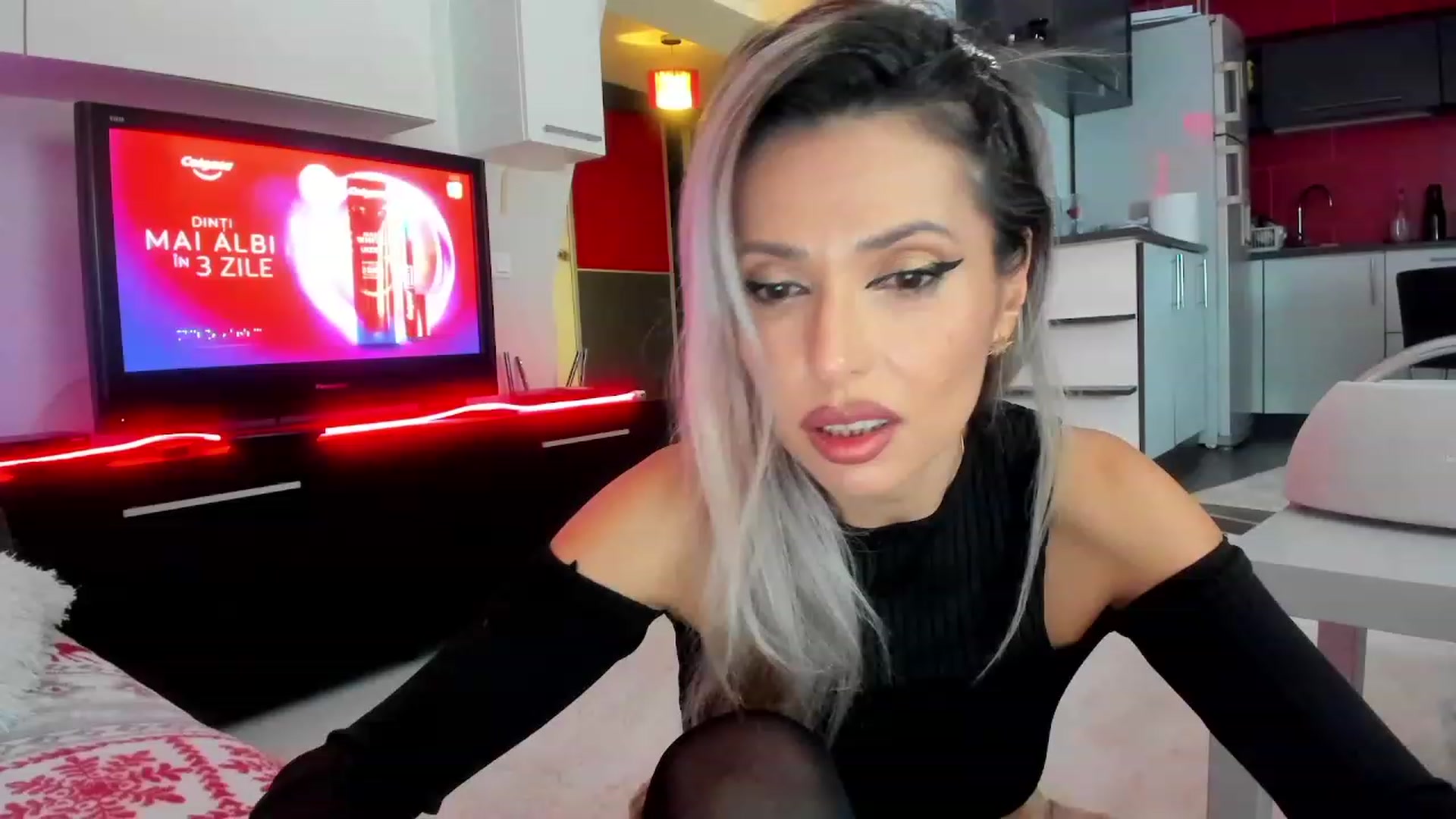 Gallery image thumbnail from SmileyTinaa's myfreecams stream on, 01/16/2024, 01:15 image 4 of 20