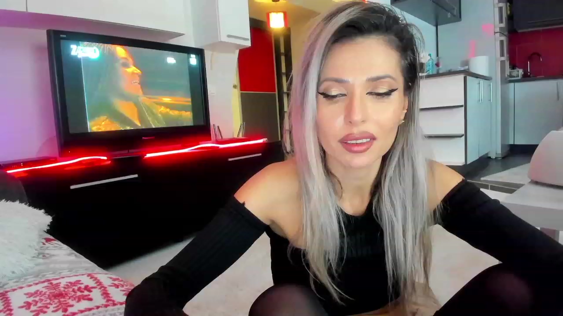 Gallery image thumbnail from SmileyTinaa's myfreecams stream on, 01/16/2024, 01:15 image 19 of 20