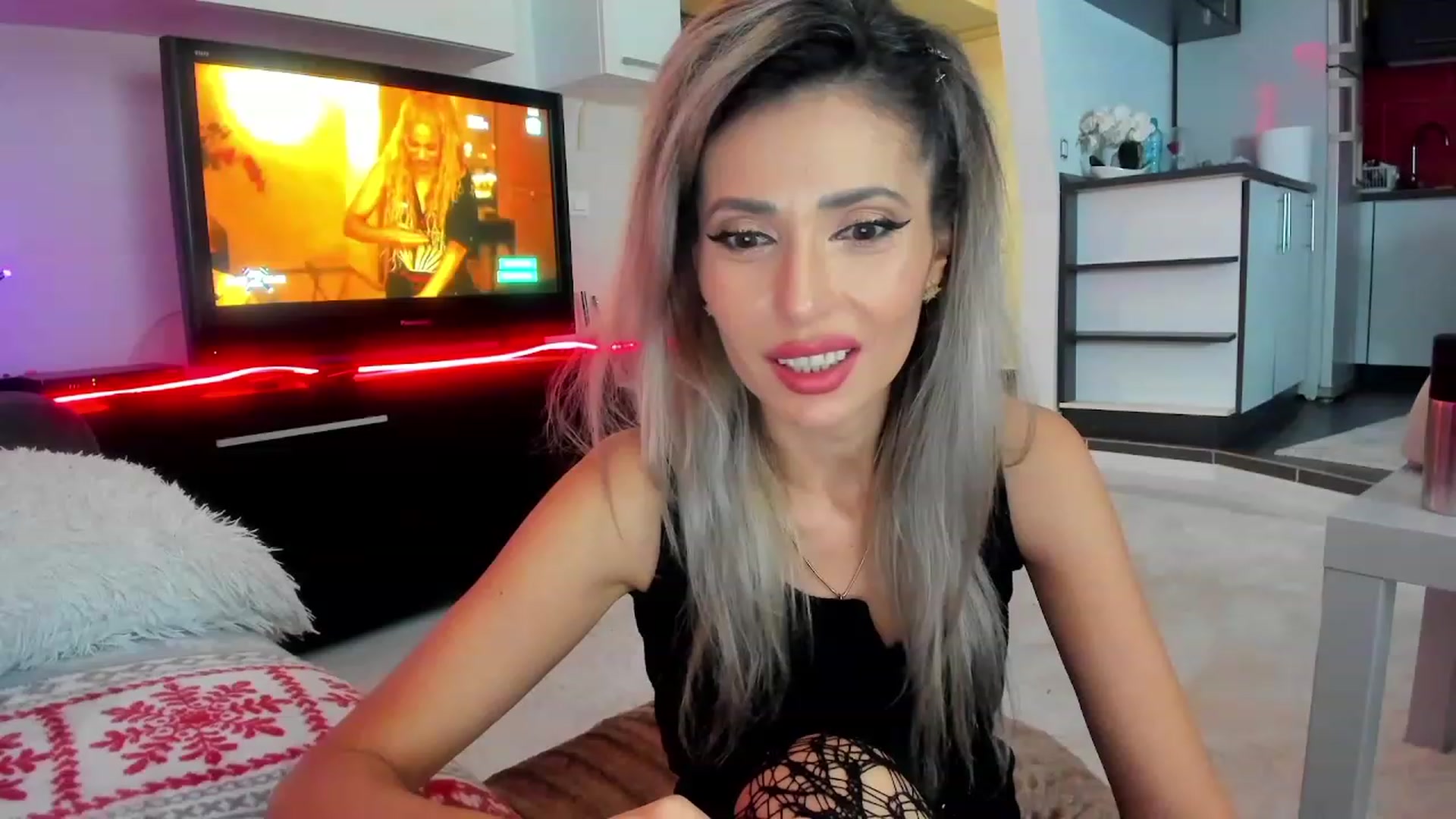 Gallery image thumbnail from SmileyTinaa's myfreecams stream on, 01/16/2024, 21:48 image 7 of 20