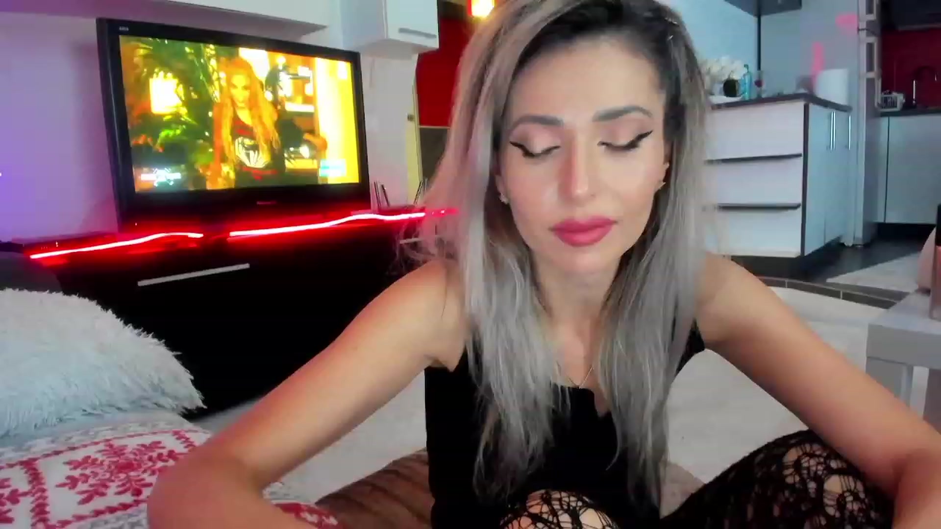 Gallery image thumbnail from SmileyTinaa's myfreecams stream on, 01/16/2024, 21:48 image 8 of 20