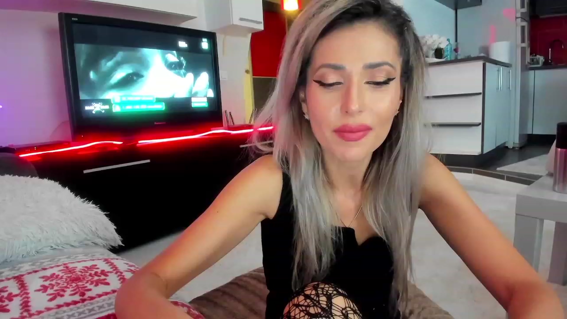 Gallery image thumbnail from SmileyTinaa's myfreecams stream on, 01/16/2024, 21:48 image 3 of 20