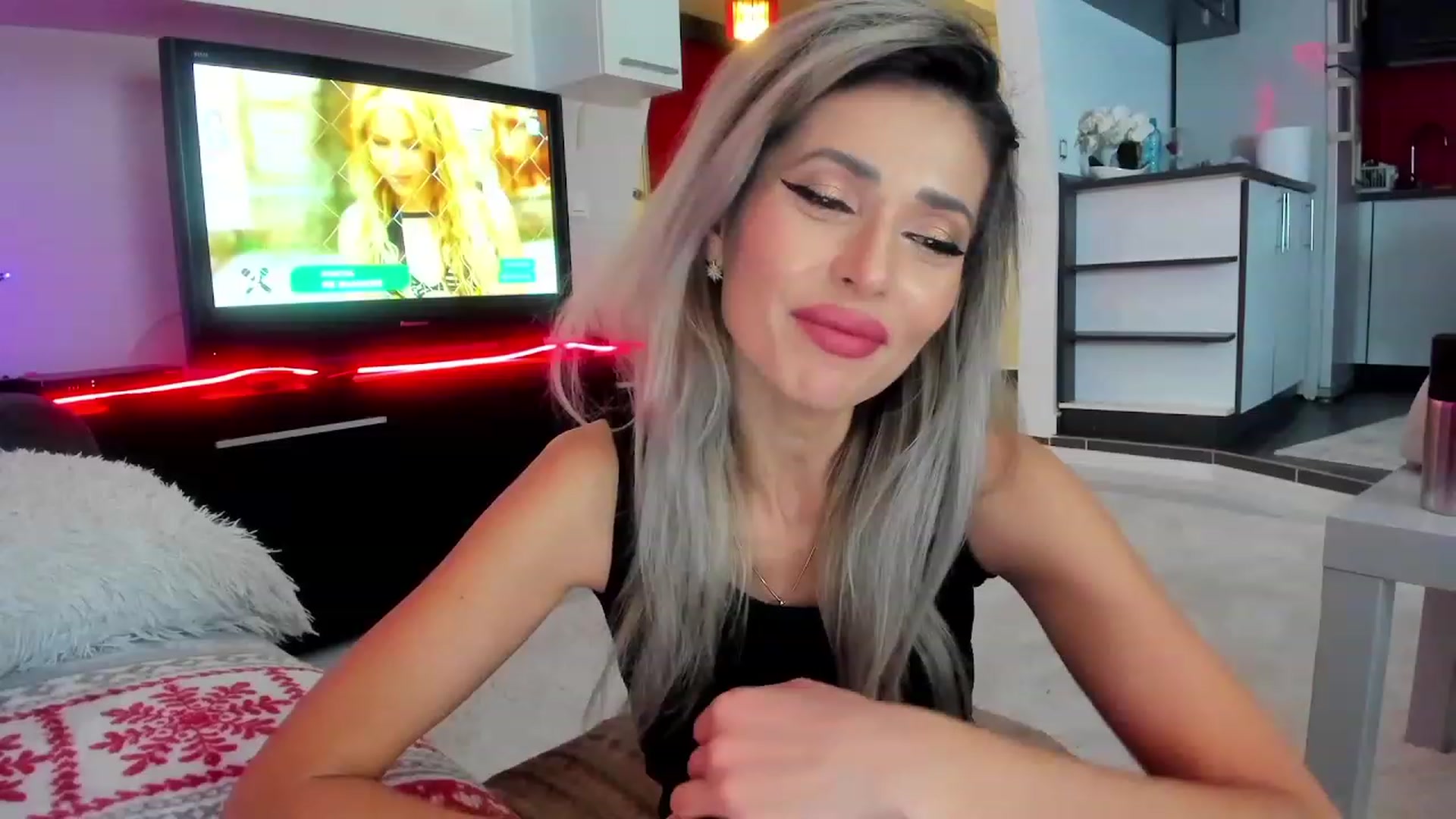 Gallery image thumbnail from SmileyTinaa's myfreecams stream on, 01/16/2024, 21:48 image 6 of 20