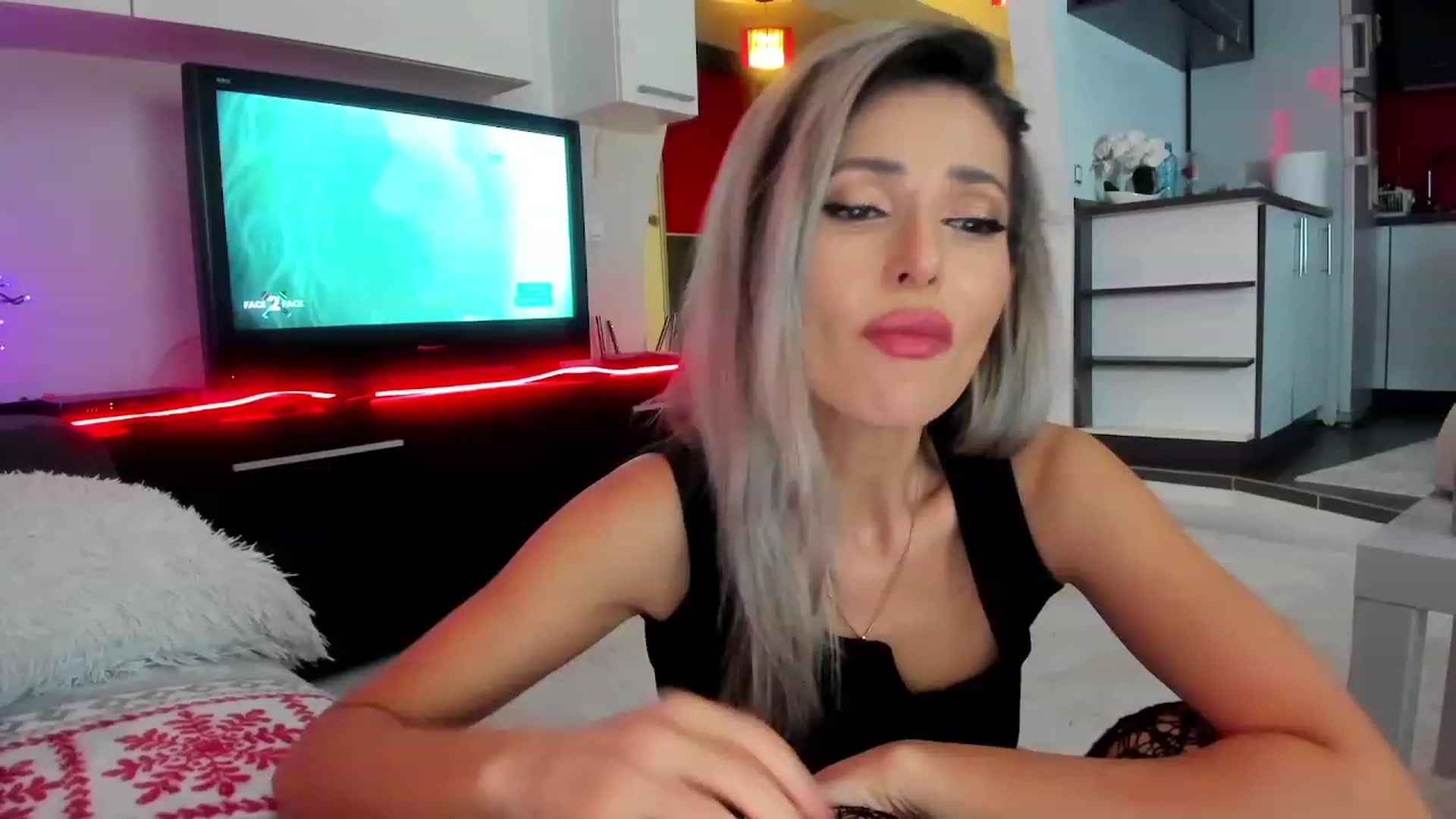 Gallery image thumbnail from SmileyTinaa's myfreecams stream on, 01/16/2024, 21:48 image 16 of 20