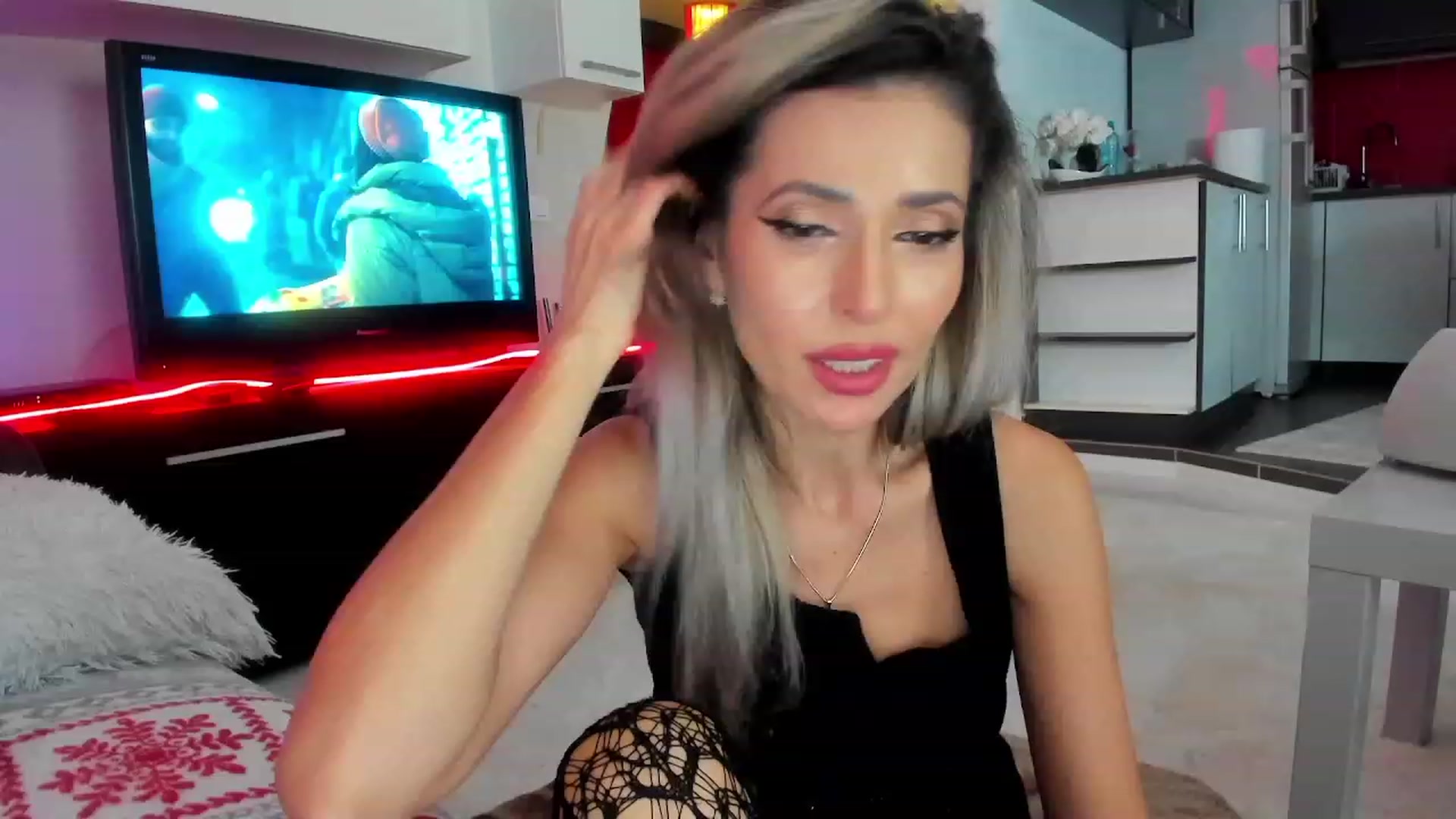 Gallery image thumbnail from SmileyTinaa's myfreecams stream on, 01/16/2024, 23:23 image 12 of 20