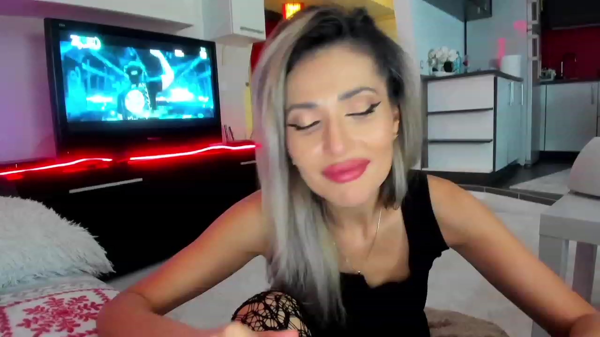 Gallery image thumbnail from SmileyTinaa's myfreecams stream on, 01/16/2024, 23:23 image 13 of 20