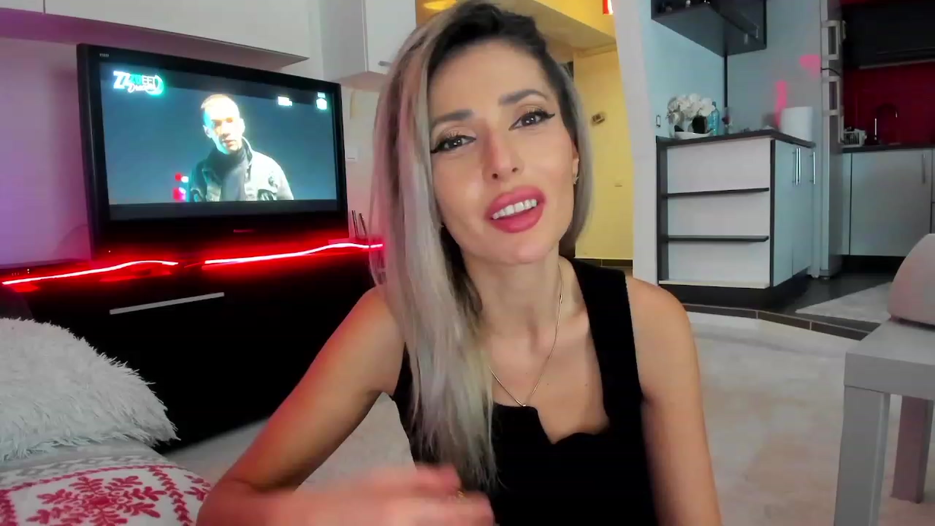 Gallery image thumbnail from SmileyTinaa's myfreecams stream on, 01/16/2024, 23:23 image 2 of 20