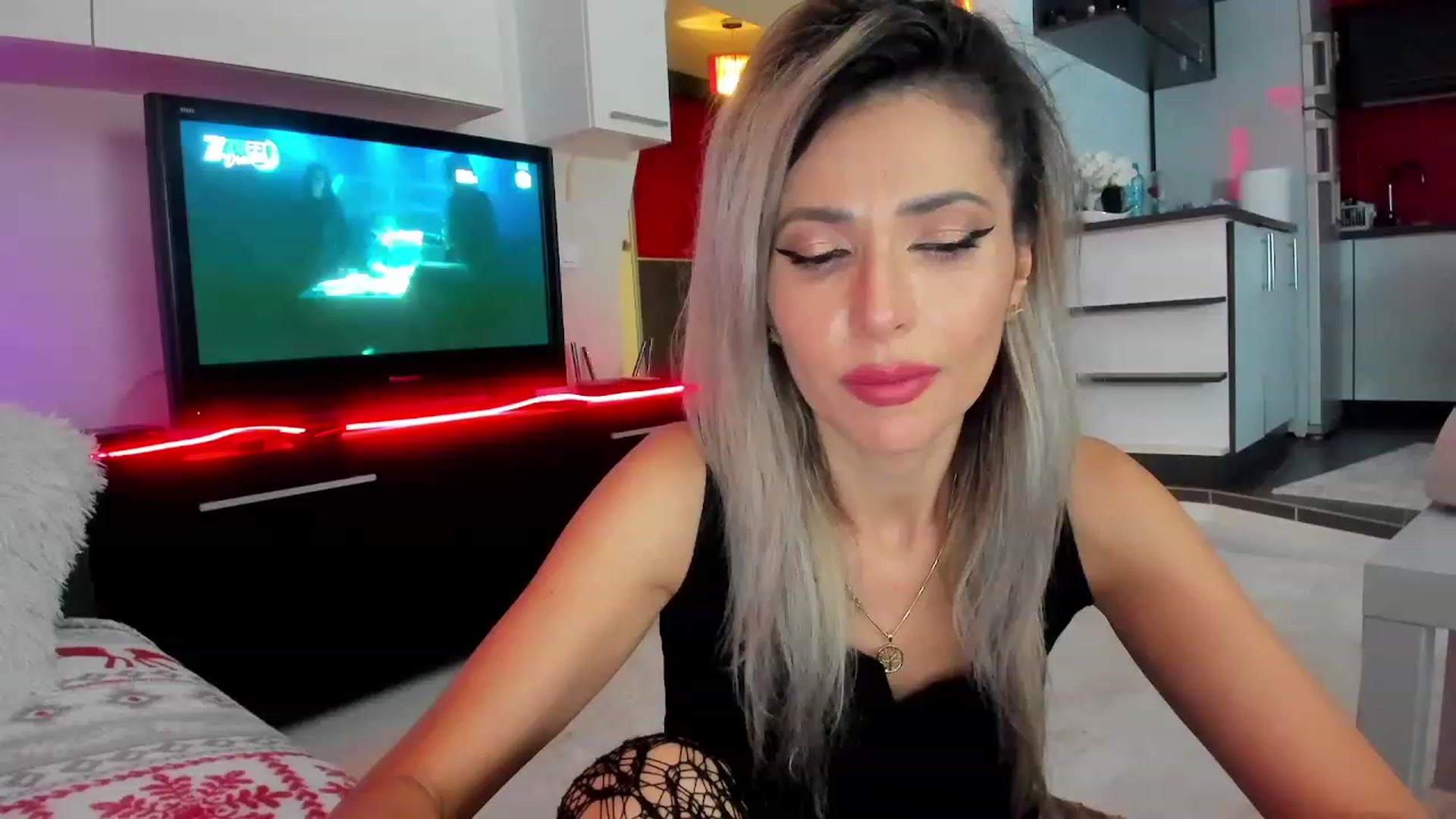 Gallery image thumbnail from SmileyTinaa's myfreecams stream on, 01/17/2024, 01:00 image 9 of 20