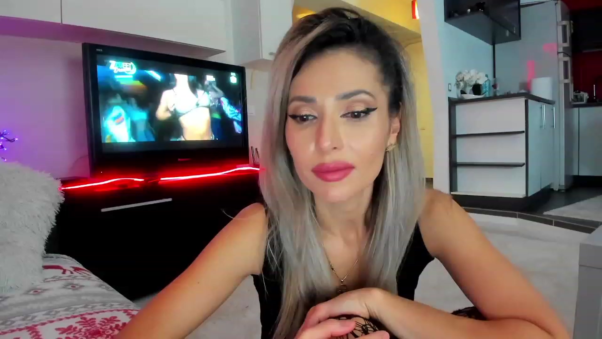 Gallery image thumbnail from SmileyTinaa's myfreecams stream on, 01/17/2024, 01:00 image 4 of 20