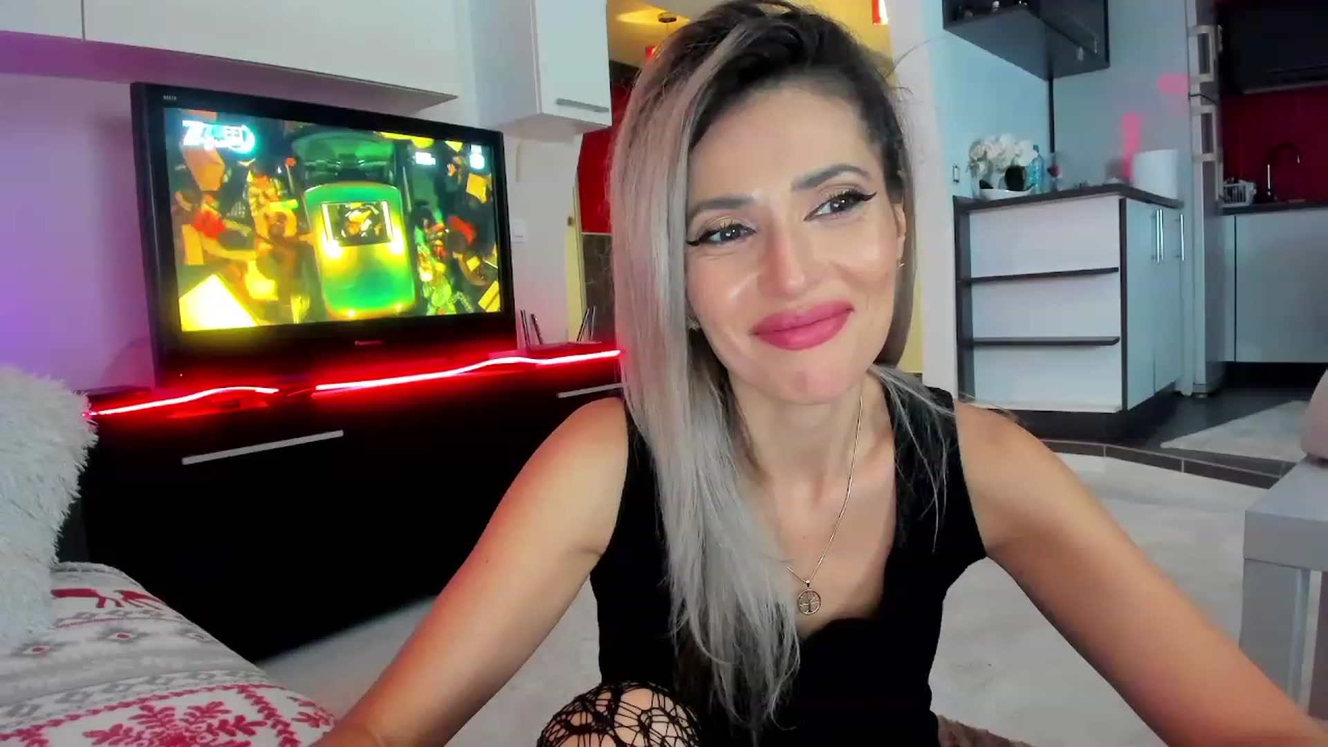 Gallery image thumbnail from SmileyTinaa's myfreecams stream on, 01/17/2024, 01:00 image 12 of 20