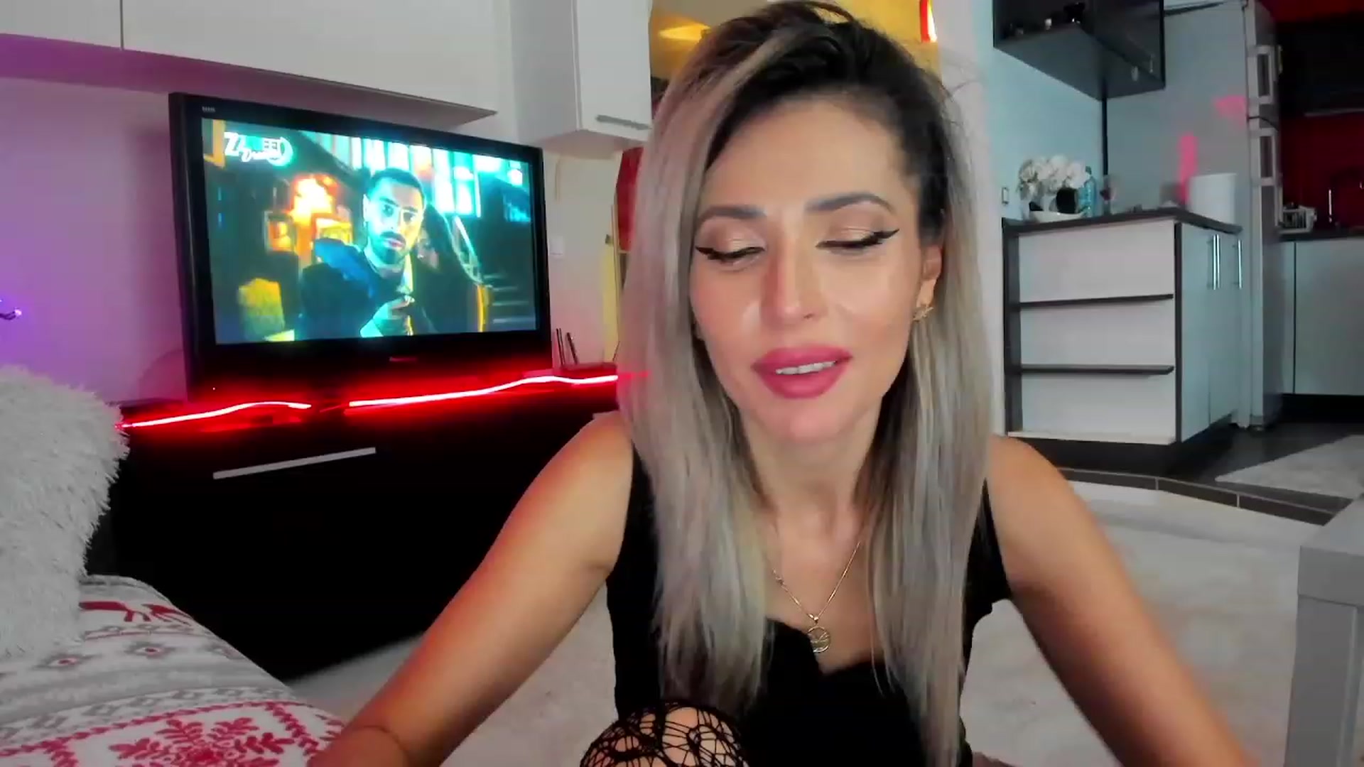 Gallery image thumbnail from SmileyTinaa's myfreecams stream on, 01/17/2024, 01:00 image 8 of 20