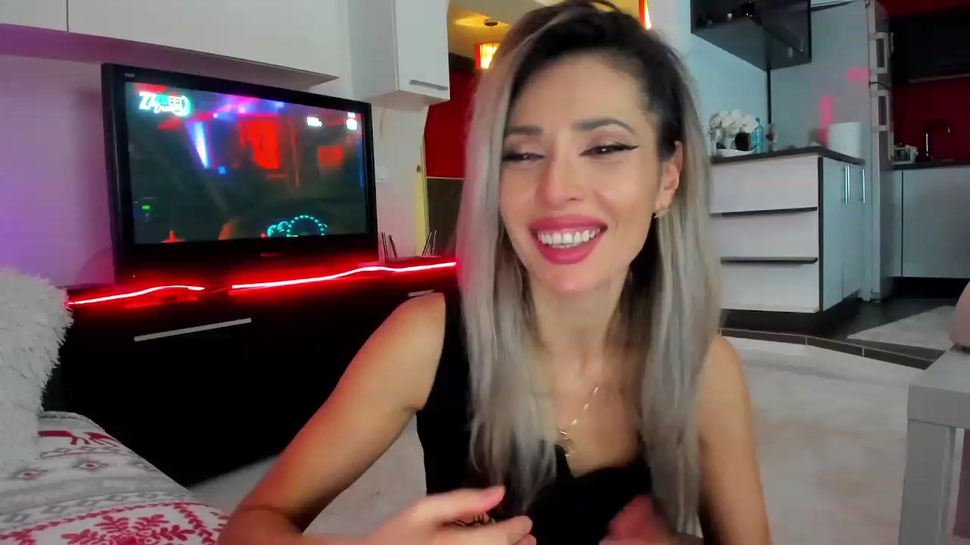 Gallery image thumbnail from SmileyTinaa's myfreecams stream on, 01/17/2024, 01:00 image 11 of 20