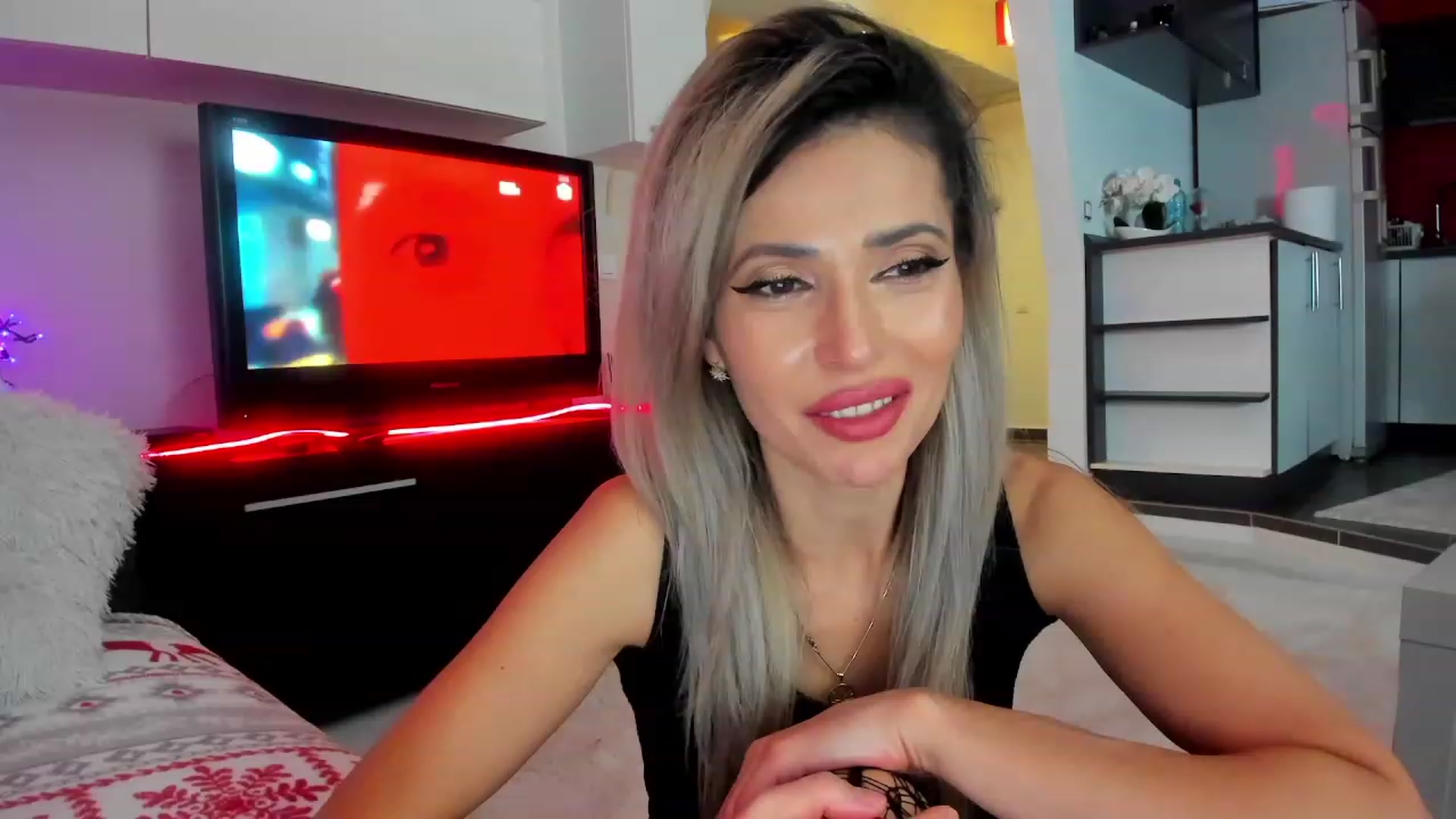 Gallery image thumbnail from SmileyTinaa's myfreecams stream on, 01/17/2024, 01:00 image 5 of 20