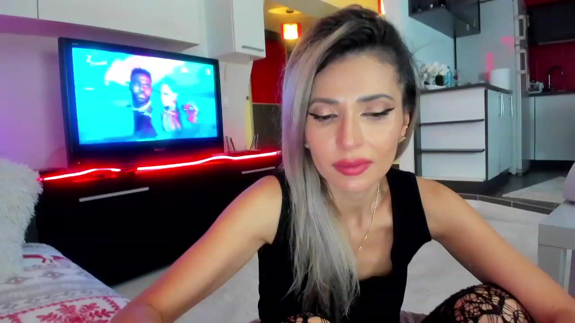 Gallery image thumbnail from SmileyTinaa's myfreecams stream on, 01/17/2024, 01:00 image 14 of 20