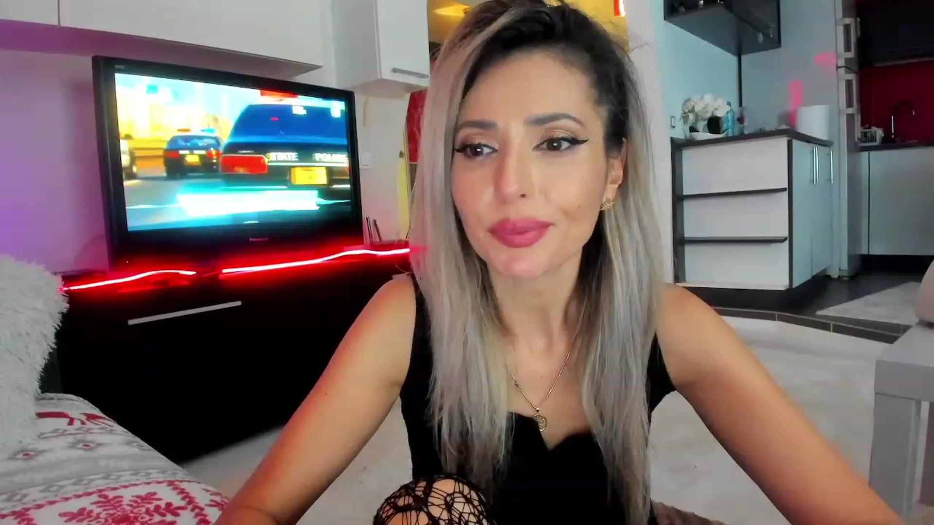 Gallery image thumbnail from SmileyTinaa's myfreecams stream on, 01/17/2024, 01:00 image 10 of 20