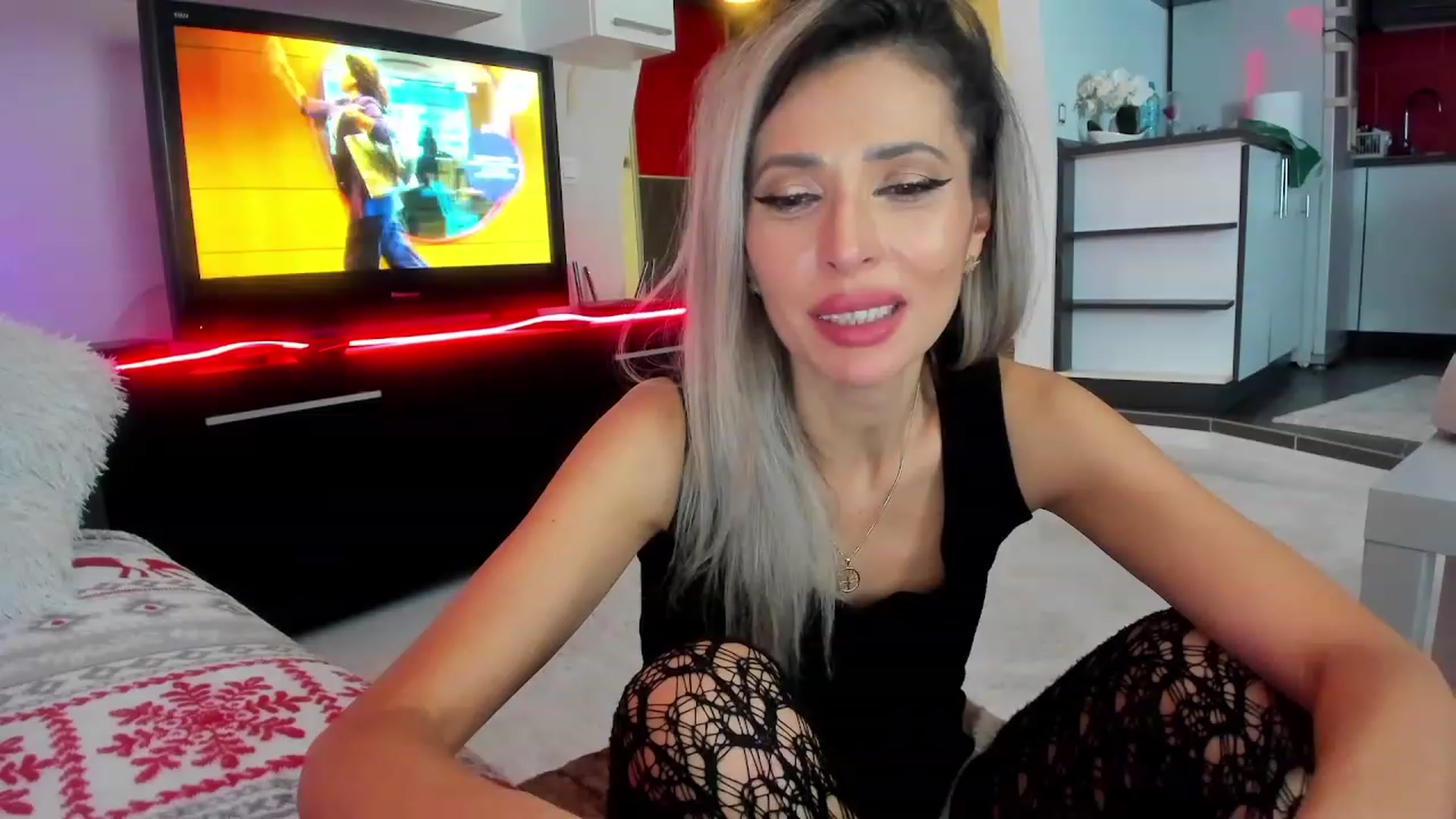 Gallery image thumbnail from SmileyTinaa's myfreecams stream on, 01/17/2024, 04:45 image 2 of 20