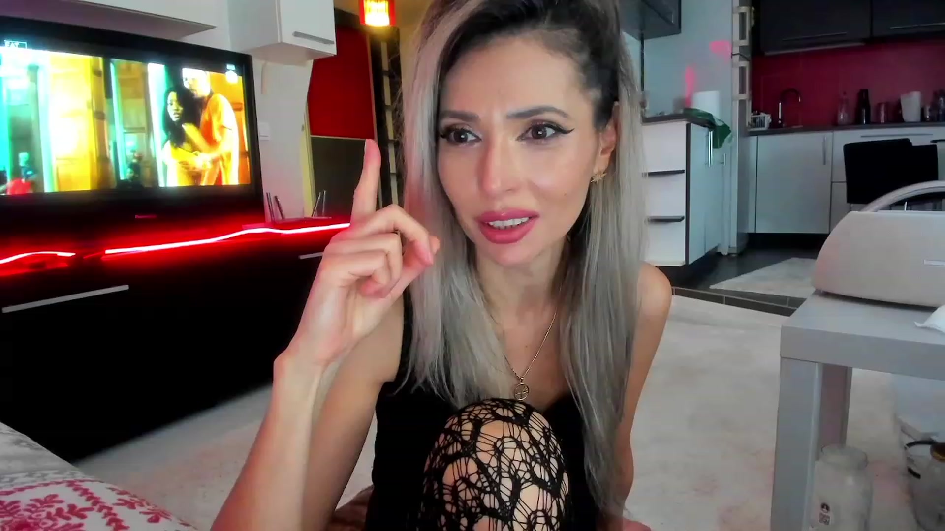 Gallery image thumbnail from SmileyTinaa's myfreecams stream on, 01/17/2024, 04:45 image 13 of 20