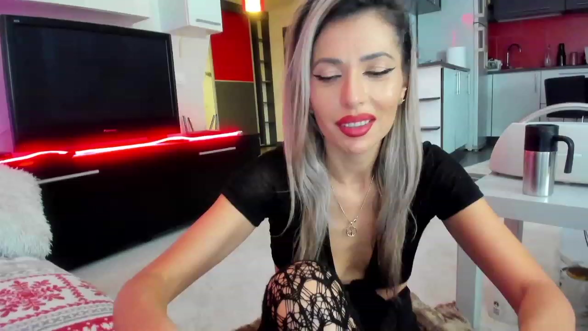 Gallery image thumbnail from SmileyTinaa's myfreecams stream on, 01/19/2024, 01:30 image 7 of 20