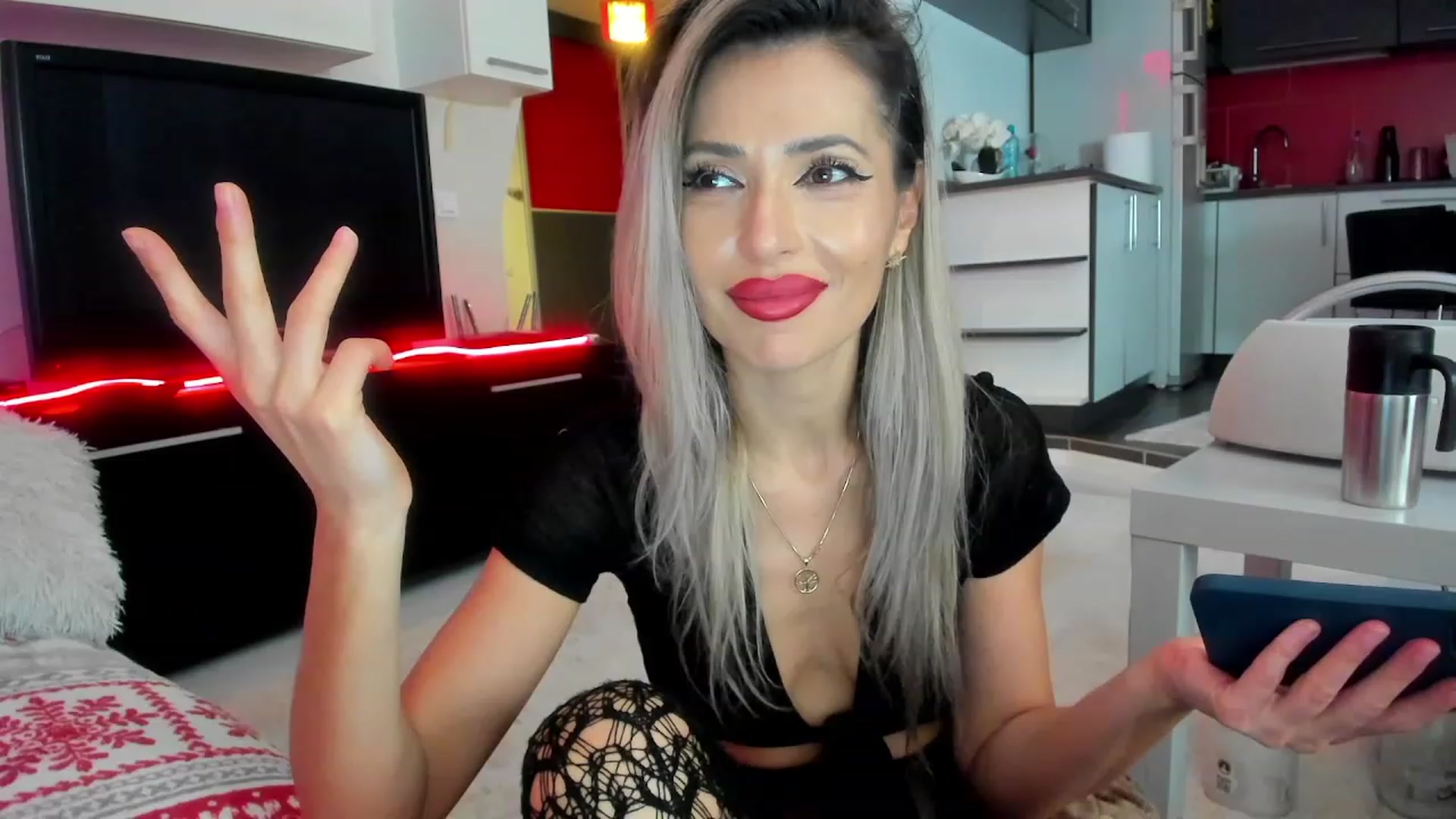 Gallery image thumbnail from SmileyTinaa's myfreecams stream on, 01/19/2024, 01:30 image 19 of 20
