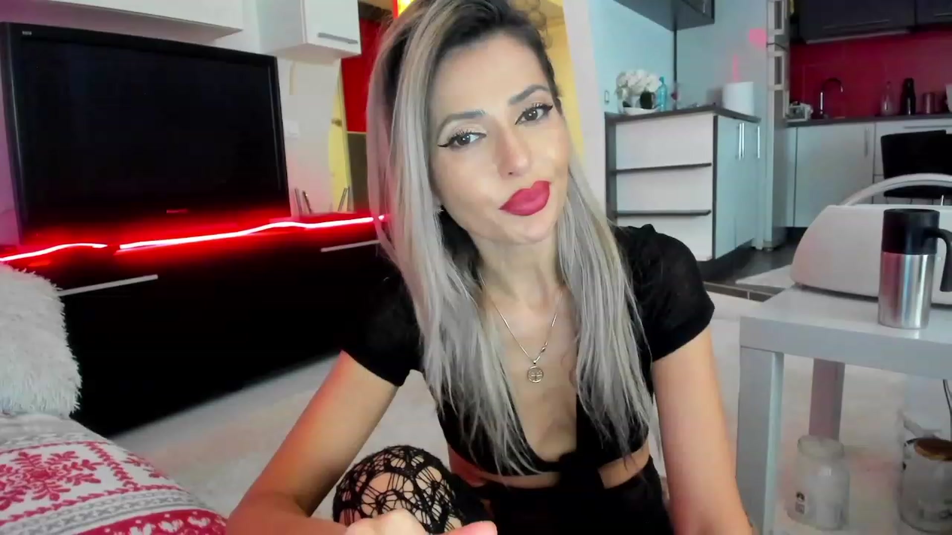 Gallery image thumbnail from SmileyTinaa's myfreecams stream on, 01/19/2024, 01:30 image 18 of 20