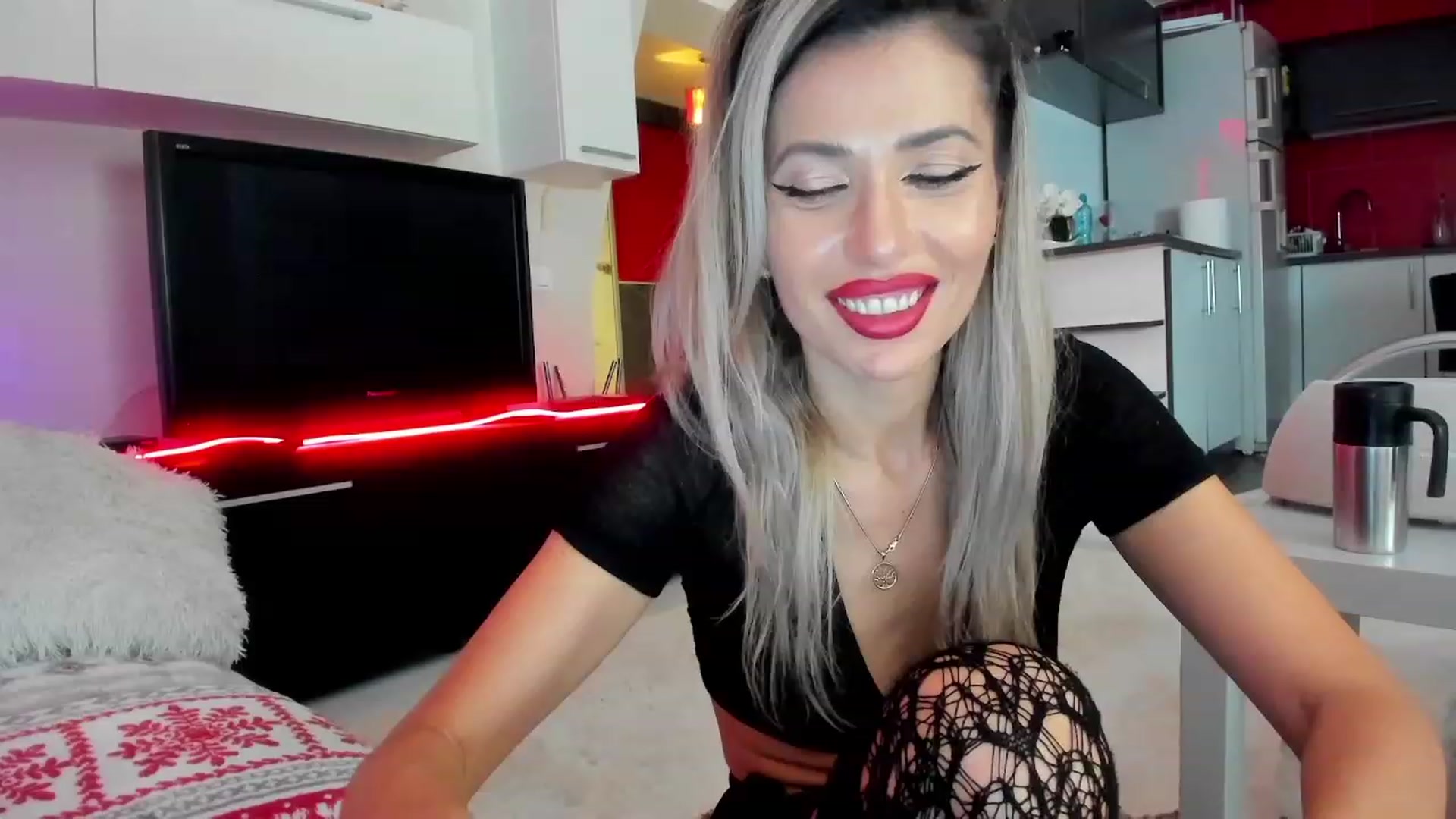 Gallery image thumbnail from SmileyTinaa's myfreecams stream on, 01/19/2024, 01:30 image 6 of 20