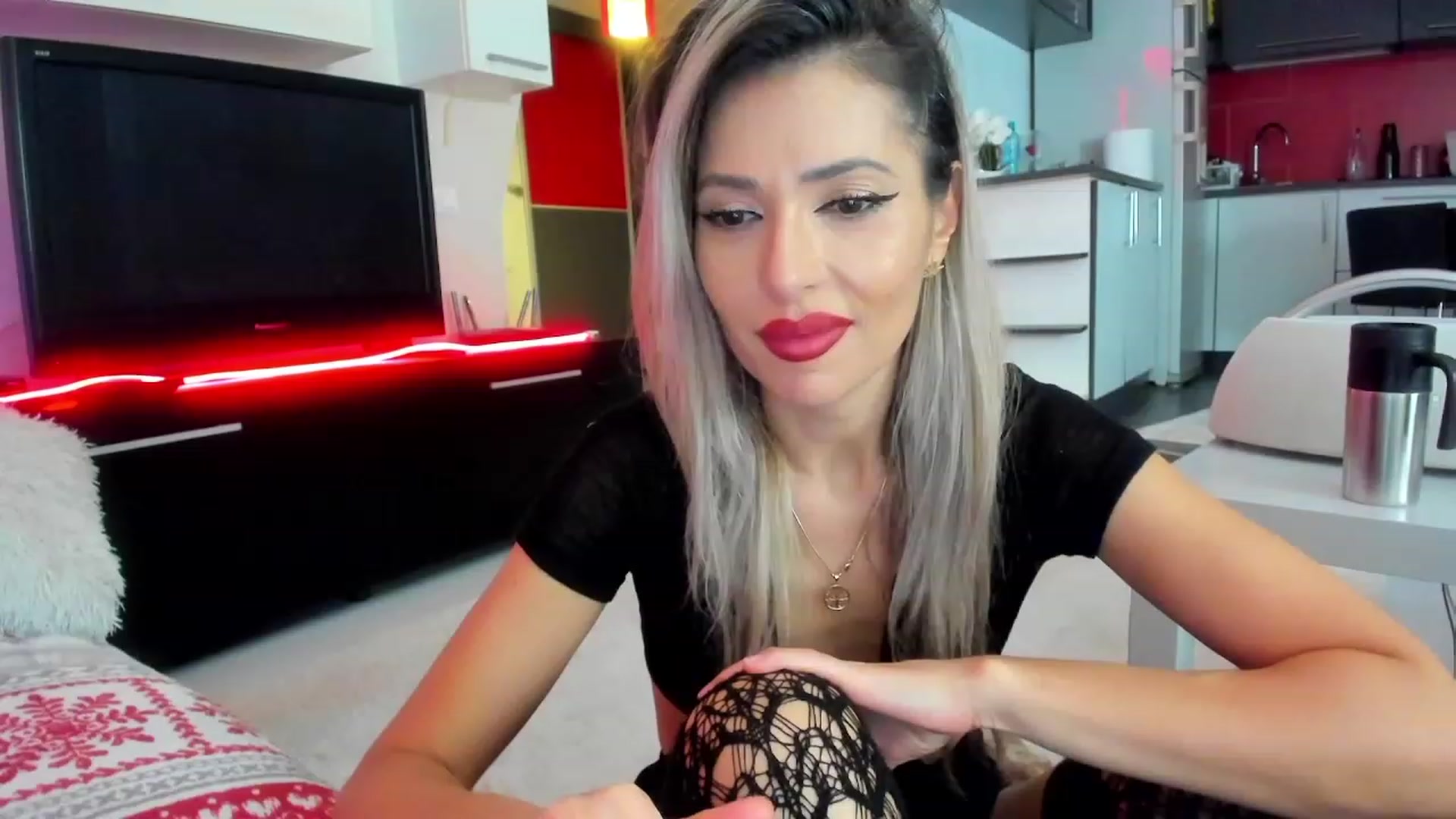 Gallery image thumbnail from SmileyTinaa's myfreecams stream on, 01/19/2024, 01:30 image 11 of 20