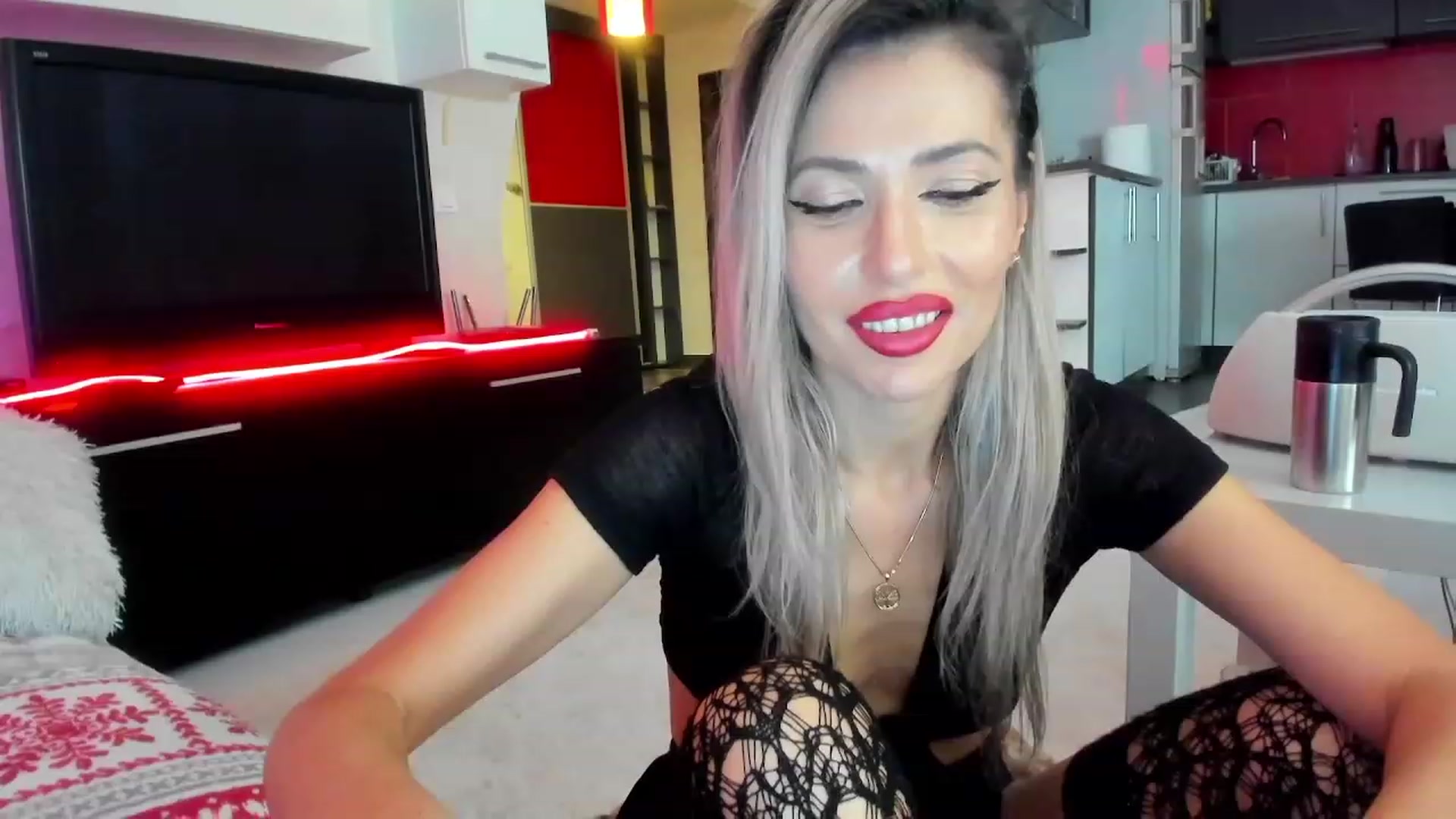 Gallery image thumbnail from SmileyTinaa's myfreecams stream on, 01/19/2024, 01:30 image 9 of 20