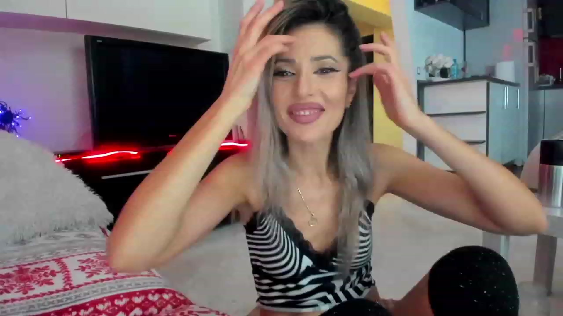 Gallery image thumbnail from SmileyTinaa's myfreecams stream on, 01/20/2024, 24:00 image 5 of 20