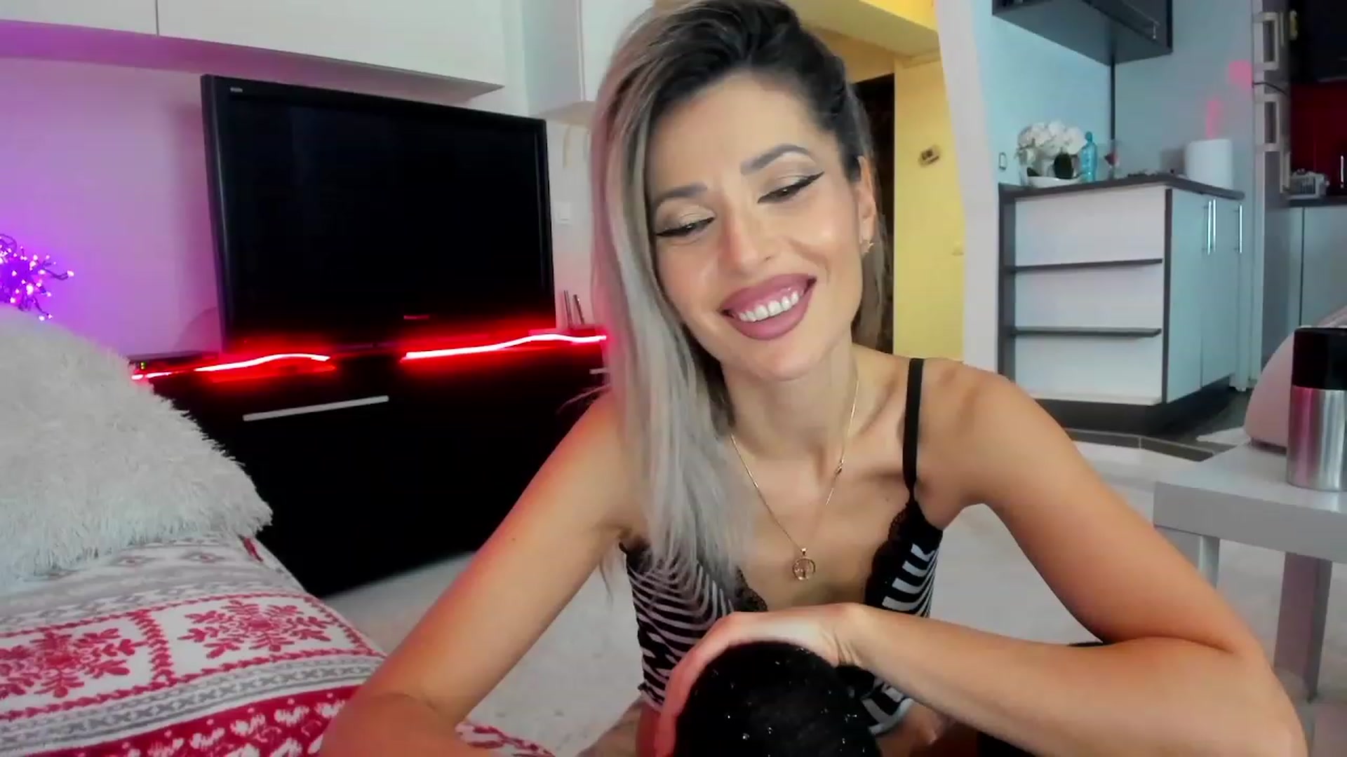 Gallery image thumbnail from SmileyTinaa's myfreecams stream on, 01/20/2024, 24:00 image 9 of 20