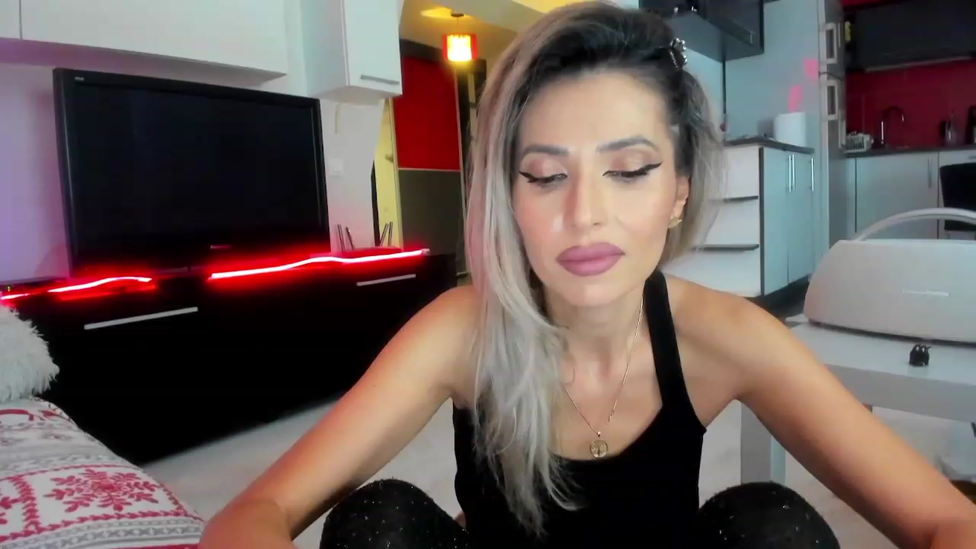 Gallery image thumbnail from SmileyTinaa's myfreecams stream on, 01/26/2024, 24:03 image 1 of 20