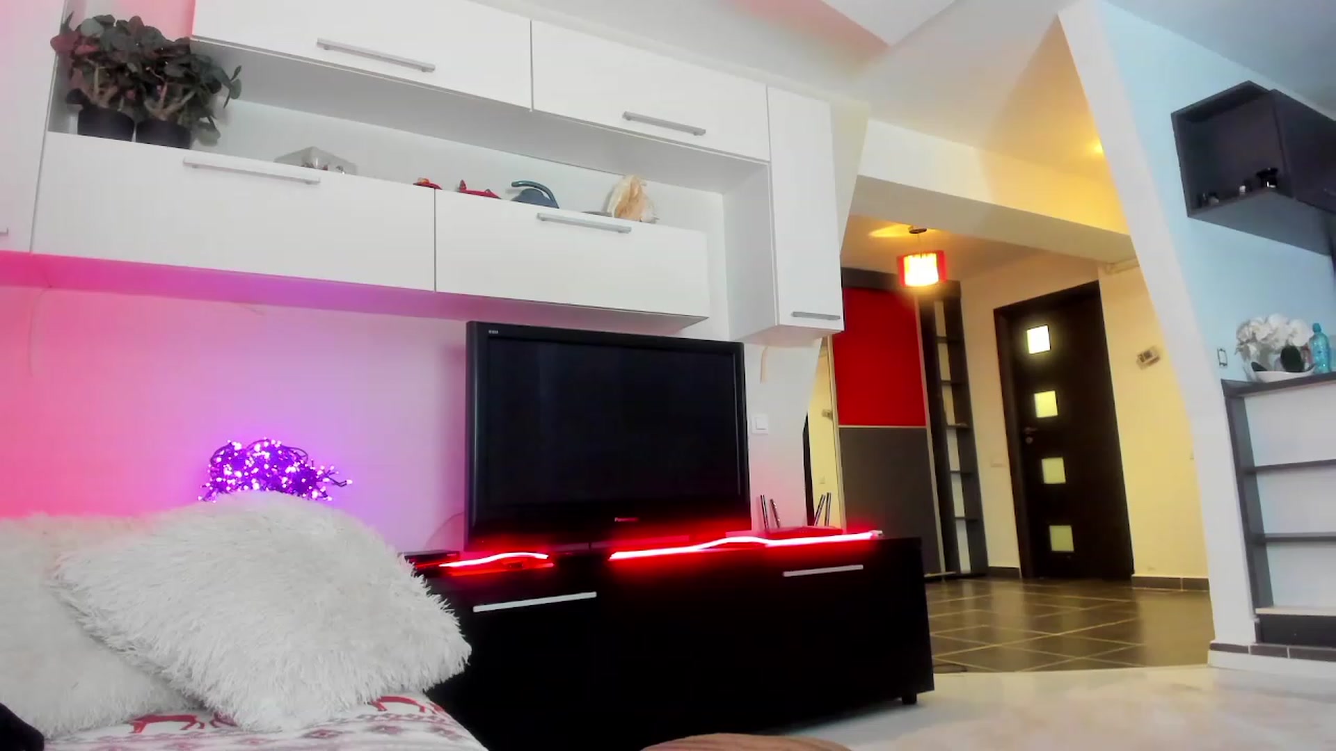 Gallery image thumbnail from SmileyTinaa's myfreecams stream on, 01/26/2024, 01:00 image 3 of 20