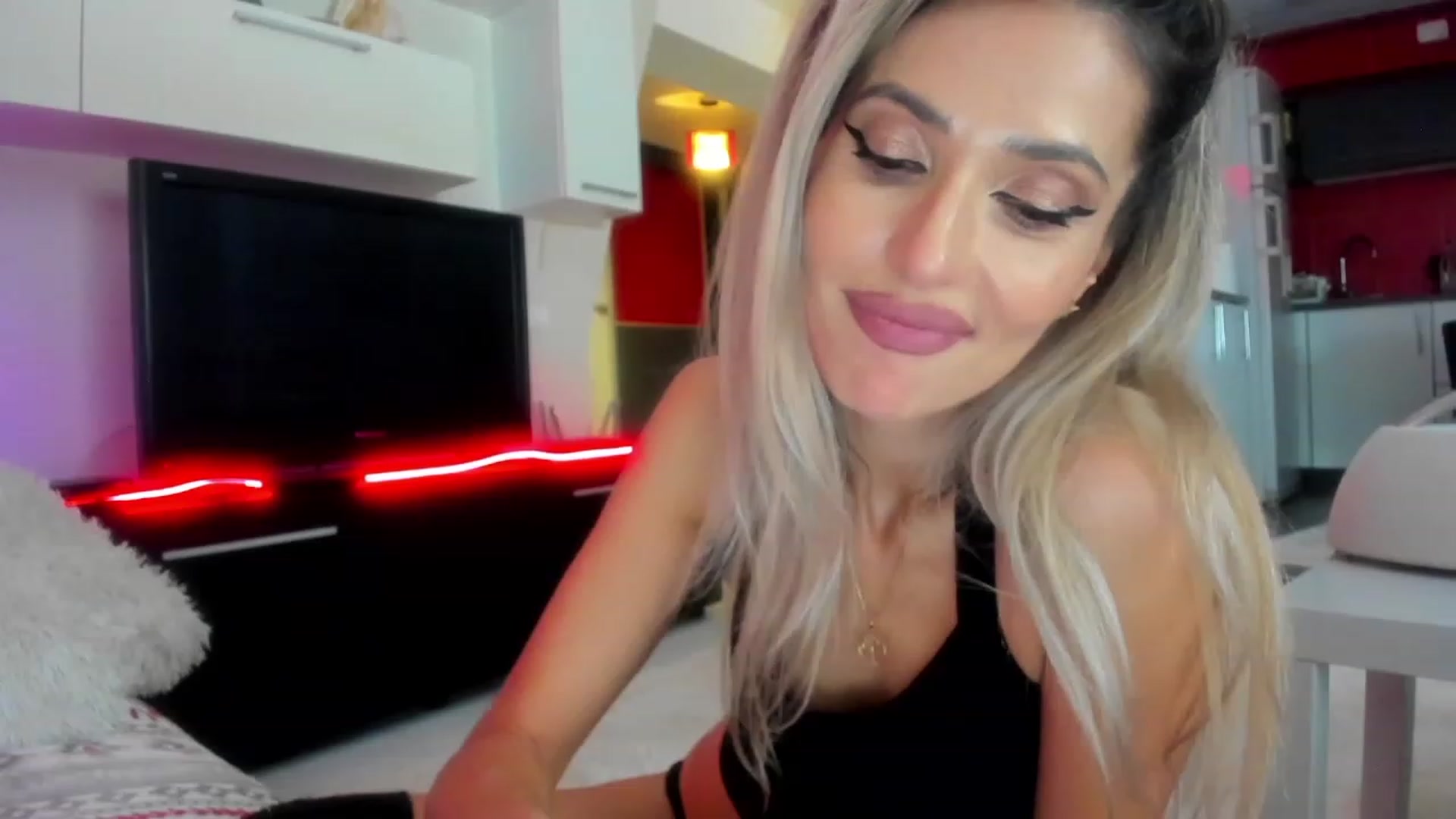 Gallery image thumbnail from SmileyTinaa's myfreecams stream on, 01/26/2024, 05:28 image 9 of 20