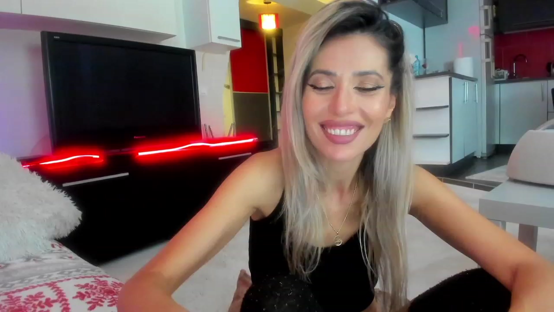 Gallery image thumbnail from SmileyTinaa's myfreecams stream on, 01/26/2024, 05:28 image 10 of 20