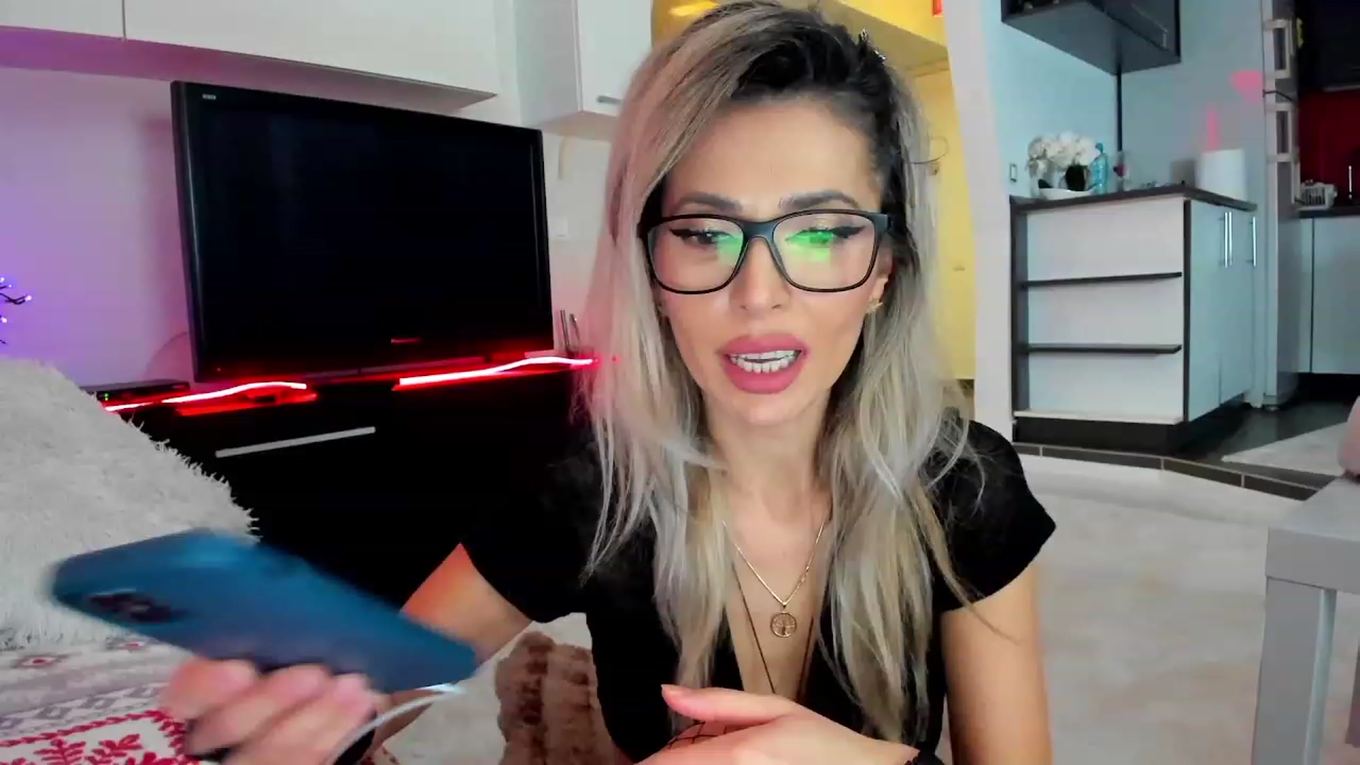 Gallery image thumbnail from SmileyTinaa's myfreecams stream on, 01/26/2024, 22:57 image 11 of 20