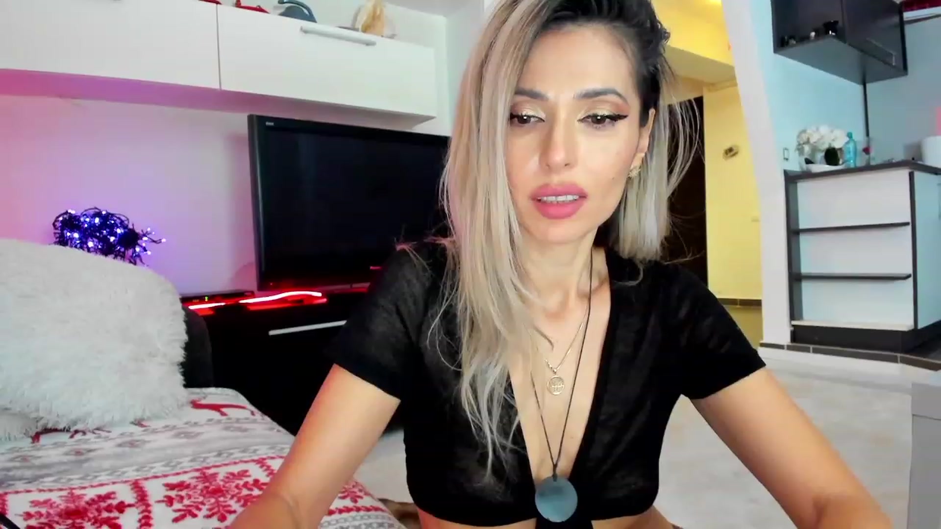 Gallery image thumbnail from SmileyTinaa's myfreecams stream on, 01/27/2024, 06:38 image 19 of 20