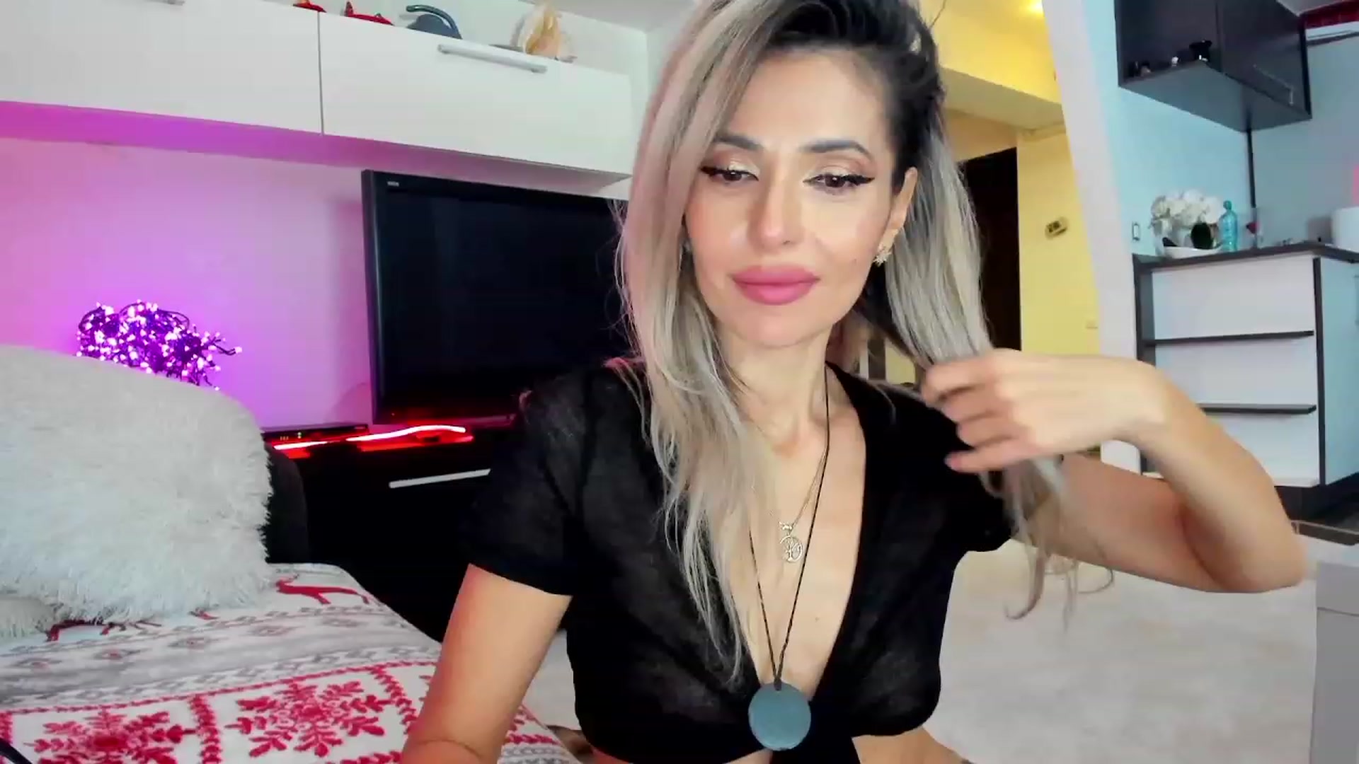 Gallery image thumbnail from SmileyTinaa's myfreecams stream on, 01/27/2024, 06:38 image 20 of 20