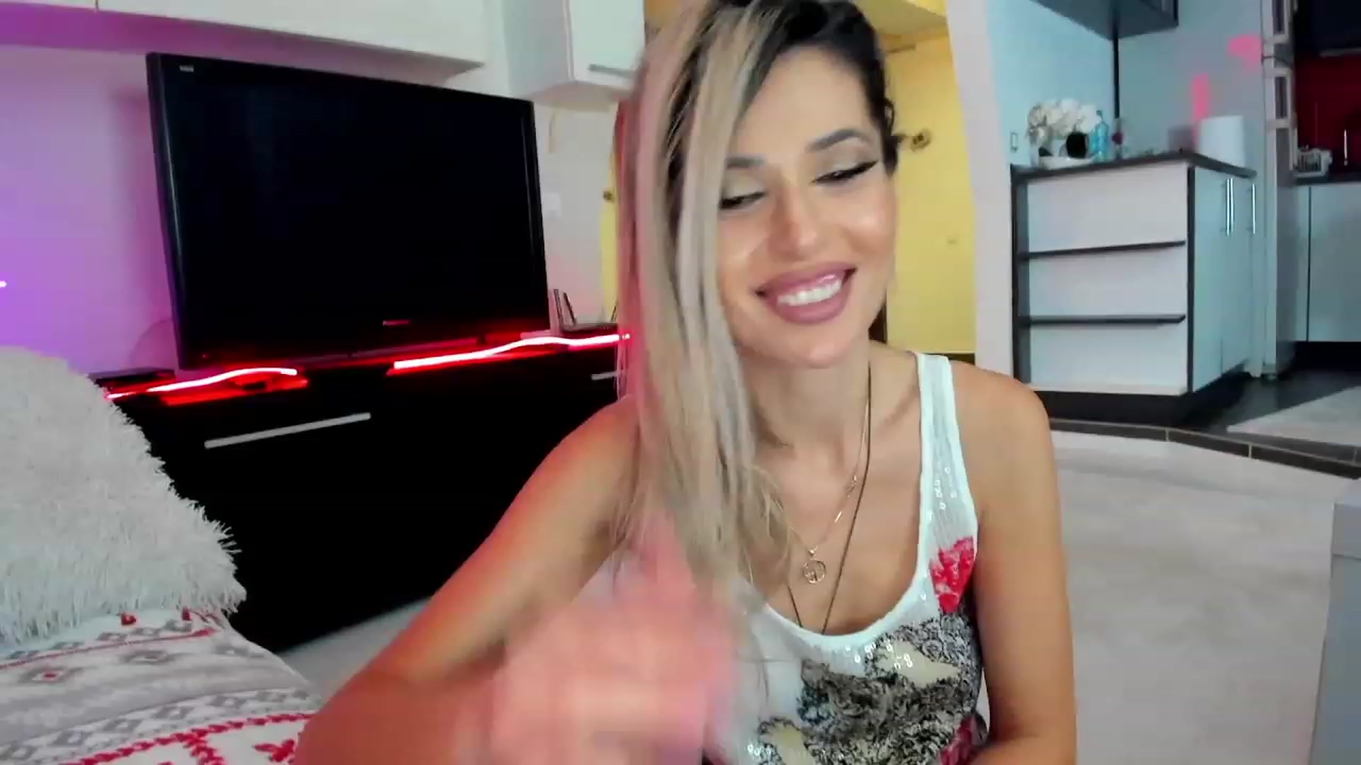 Gallery image thumbnail from SmileyTinaa's myfreecams stream on, 01/30/2024, 02:22 image 9 of 20