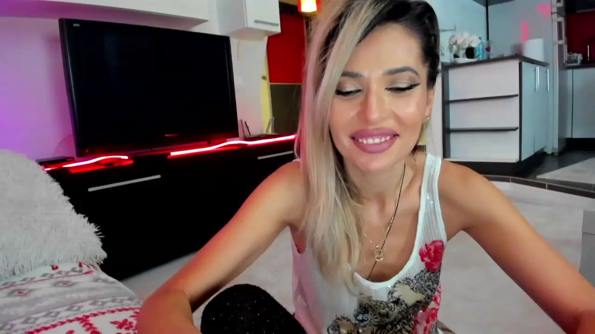 Gallery image thumbnail from SmileyTinaa's myfreecams stream on, 01/30/2024, 02:22 image 11 of 20