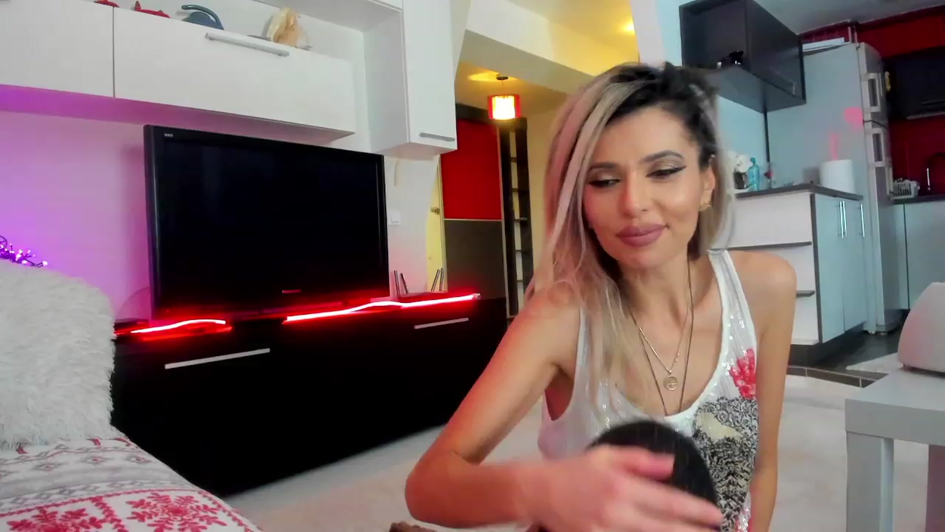 Gallery image thumbnail from SmileyTinaa's myfreecams stream on, 01/30/2024, 03:20 image 15 of 20