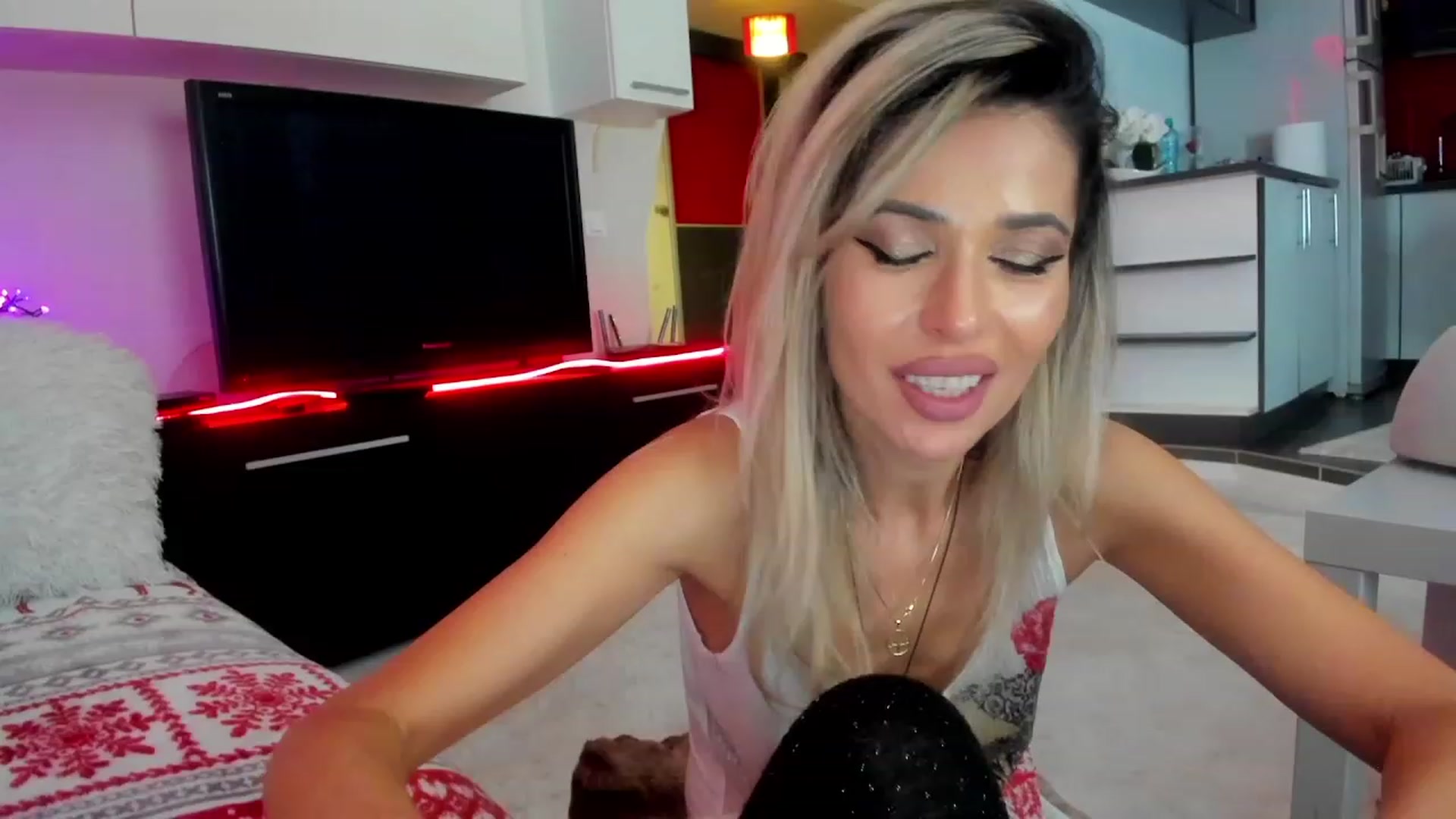 Gallery image thumbnail from SmileyTinaa's myfreecams stream on, 01/30/2024, 03:20 image 18 of 20