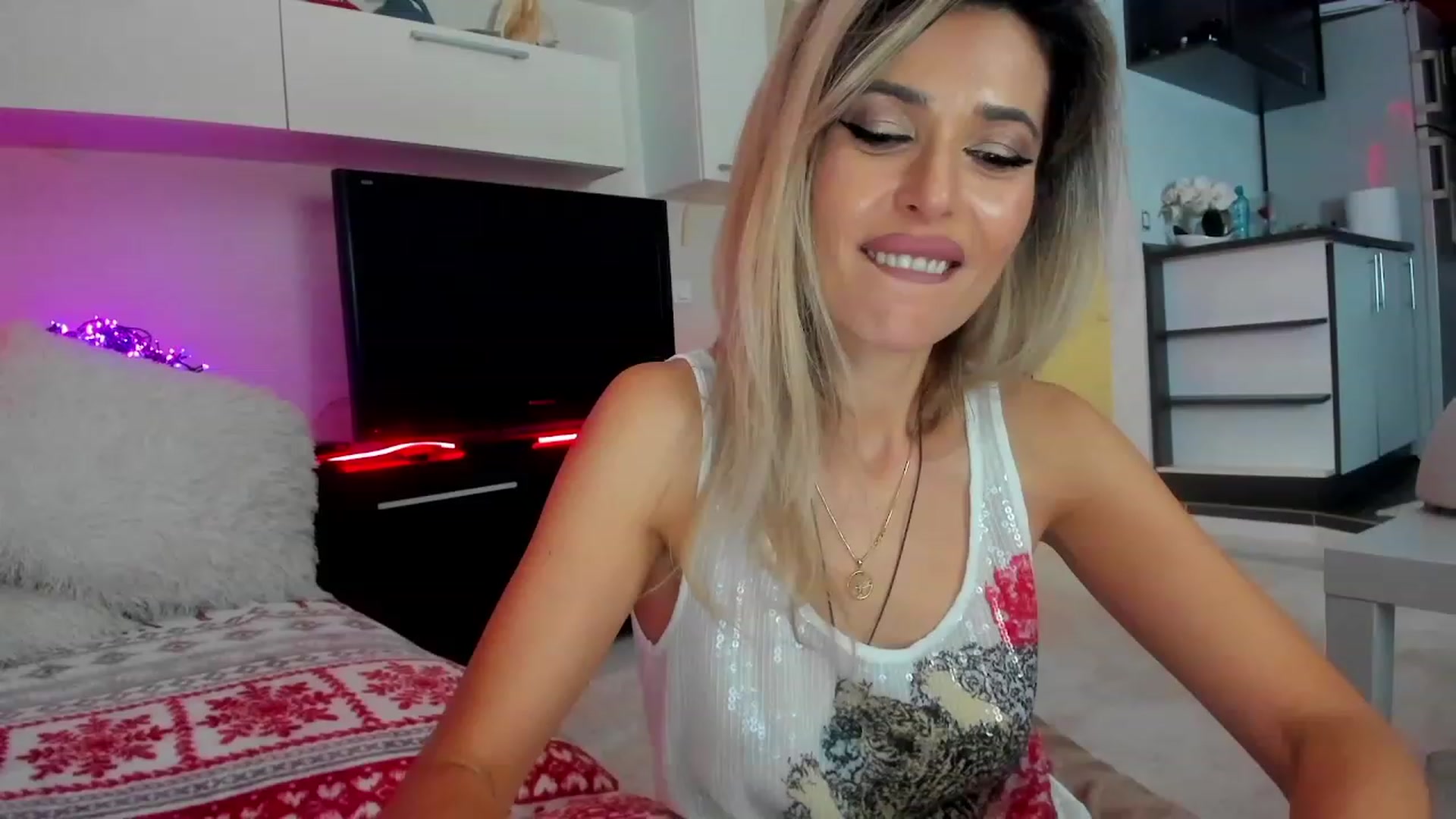 Gallery image thumbnail from SmileyTinaa's myfreecams stream on, 01/30/2024, 03:51 image 7 of 20