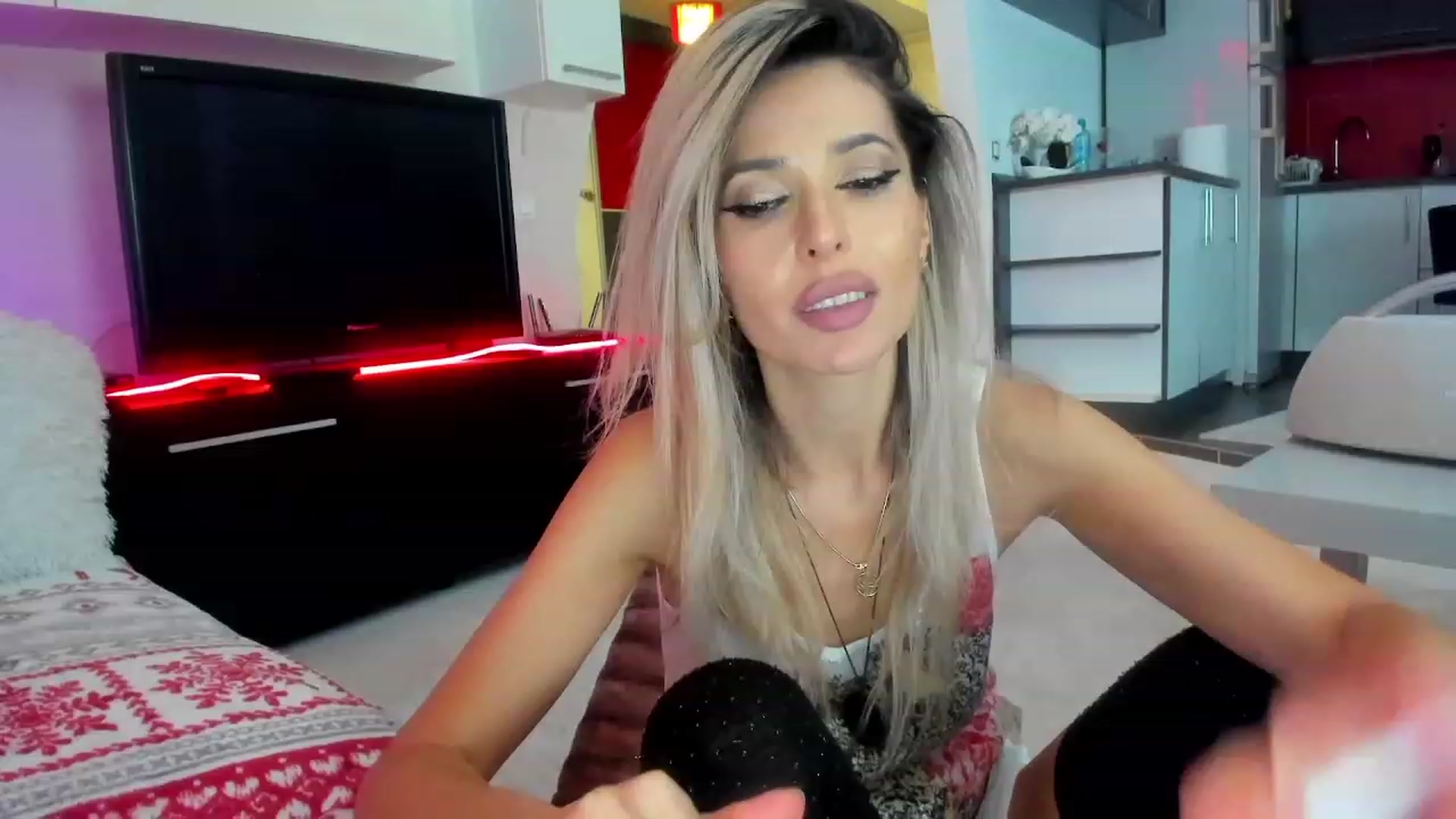 Gallery image thumbnail from SmileyTinaa's myfreecams stream on, 01/30/2024, 05:47 image 9 of 20