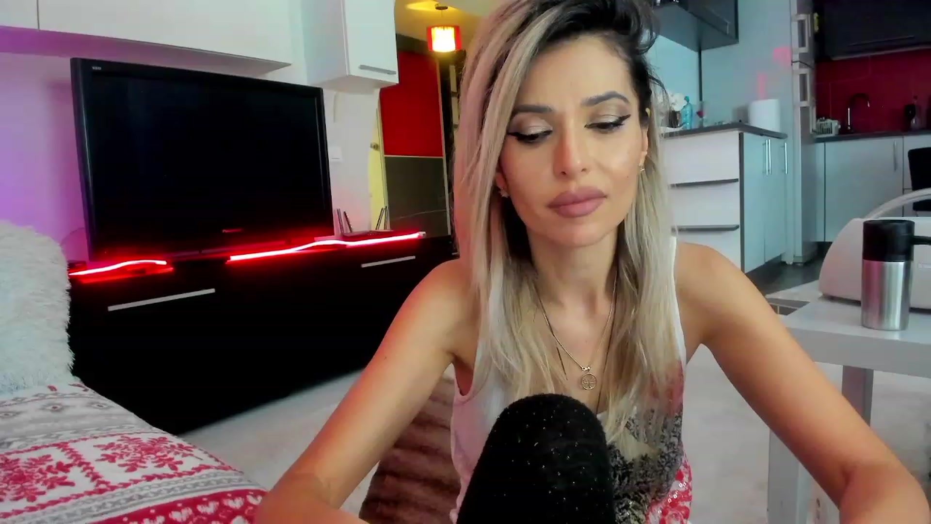 Gallery image thumbnail from SmileyTinaa's myfreecams stream on, 01/30/2024, 05:47 image 4 of 20