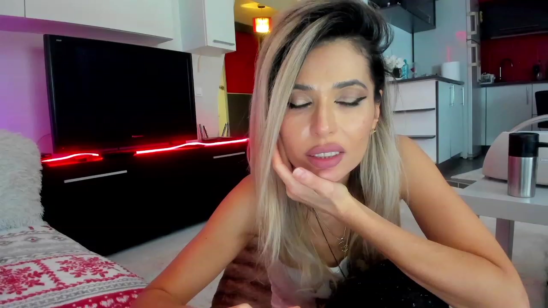 Gallery image thumbnail from SmileyTinaa's myfreecams stream on, 01/30/2024, 05:47 image 5 of 20